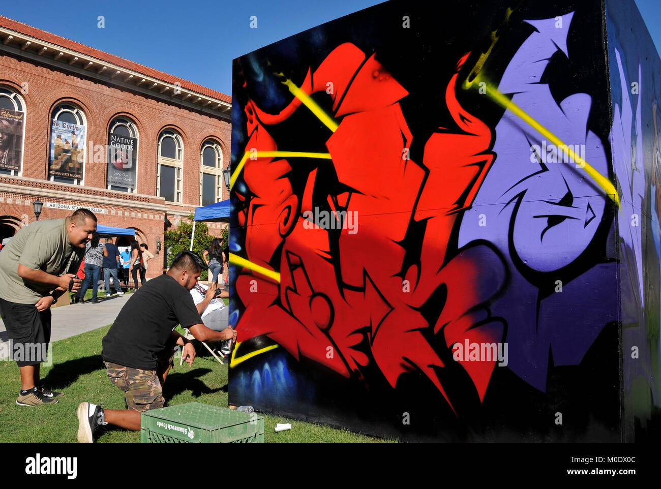 AllIndigenous Neoglyphix : Exposition d'art de l'aérosol par Native American graffiti artistes de l'Arizona, Arizona State Museum, University of Arizona, Tucson Banque D'Images