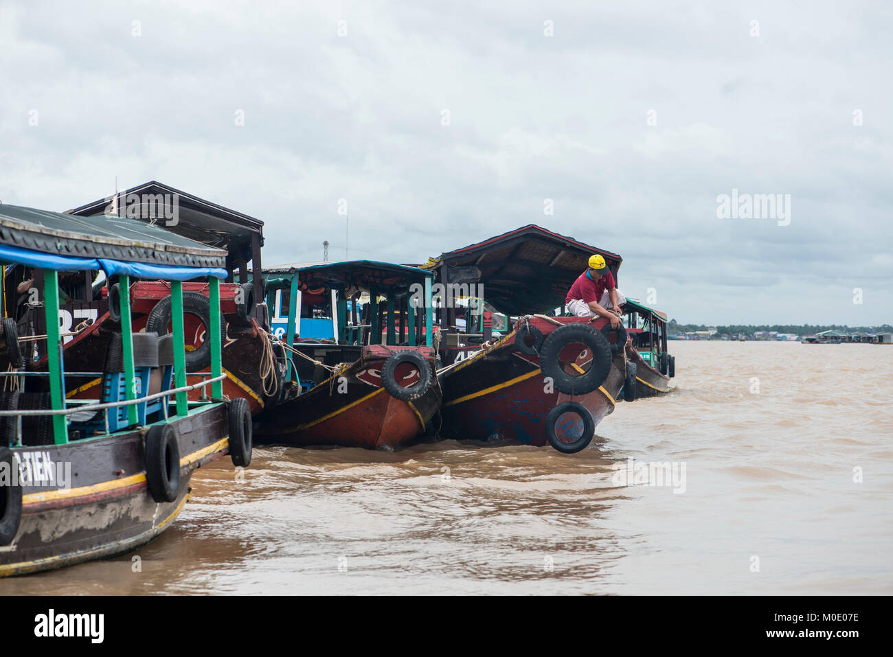 Bateaux à passagers sur le Mekong, Vietnam Banque D'Images