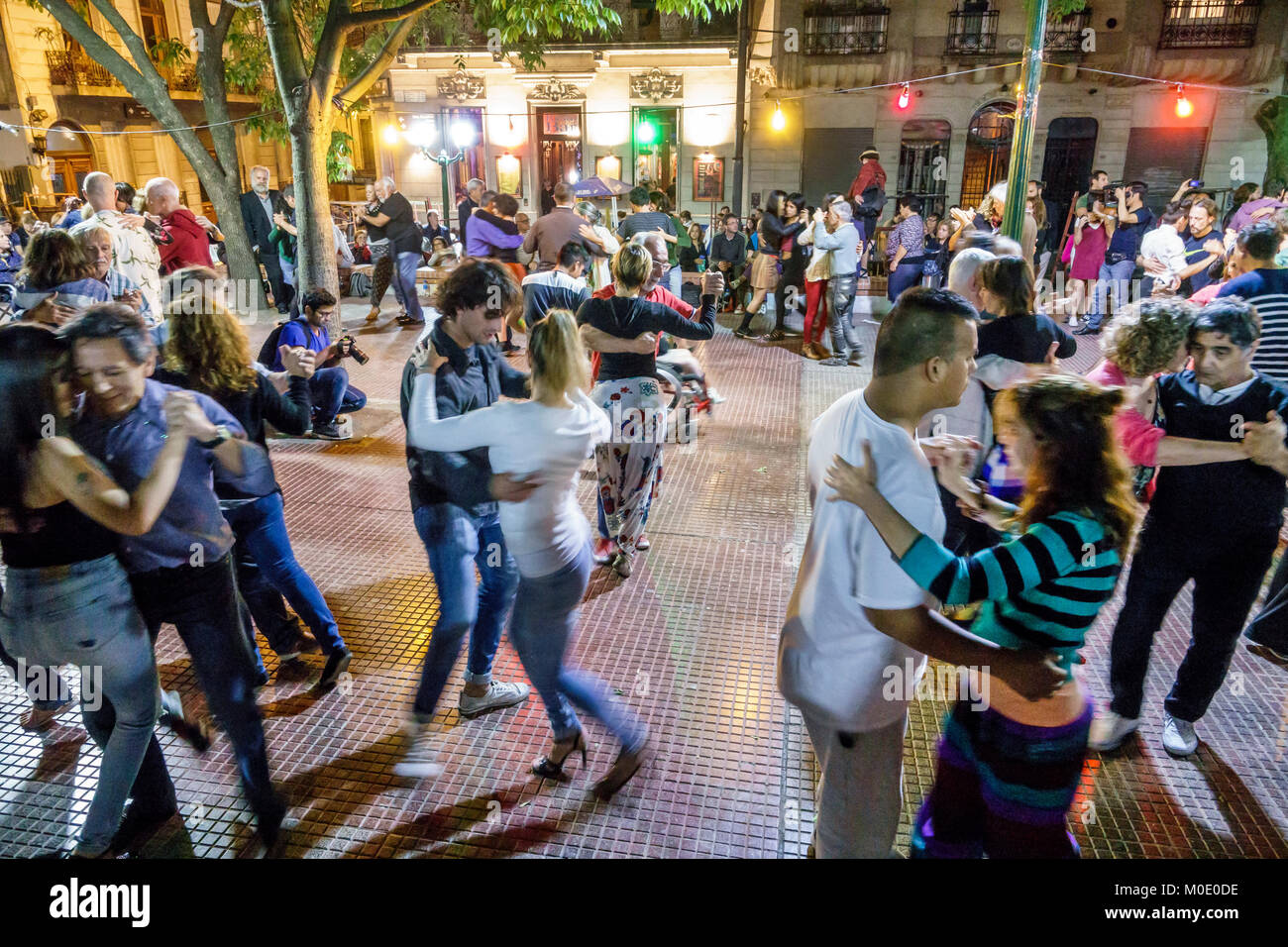 Buenos Aires Argentina,San Telmo,Plaza Dorrego,nuit nocturne après la nuit, danseuses tango,danse,adultes homme hommes, femme femmes femmes l Banque D'Images