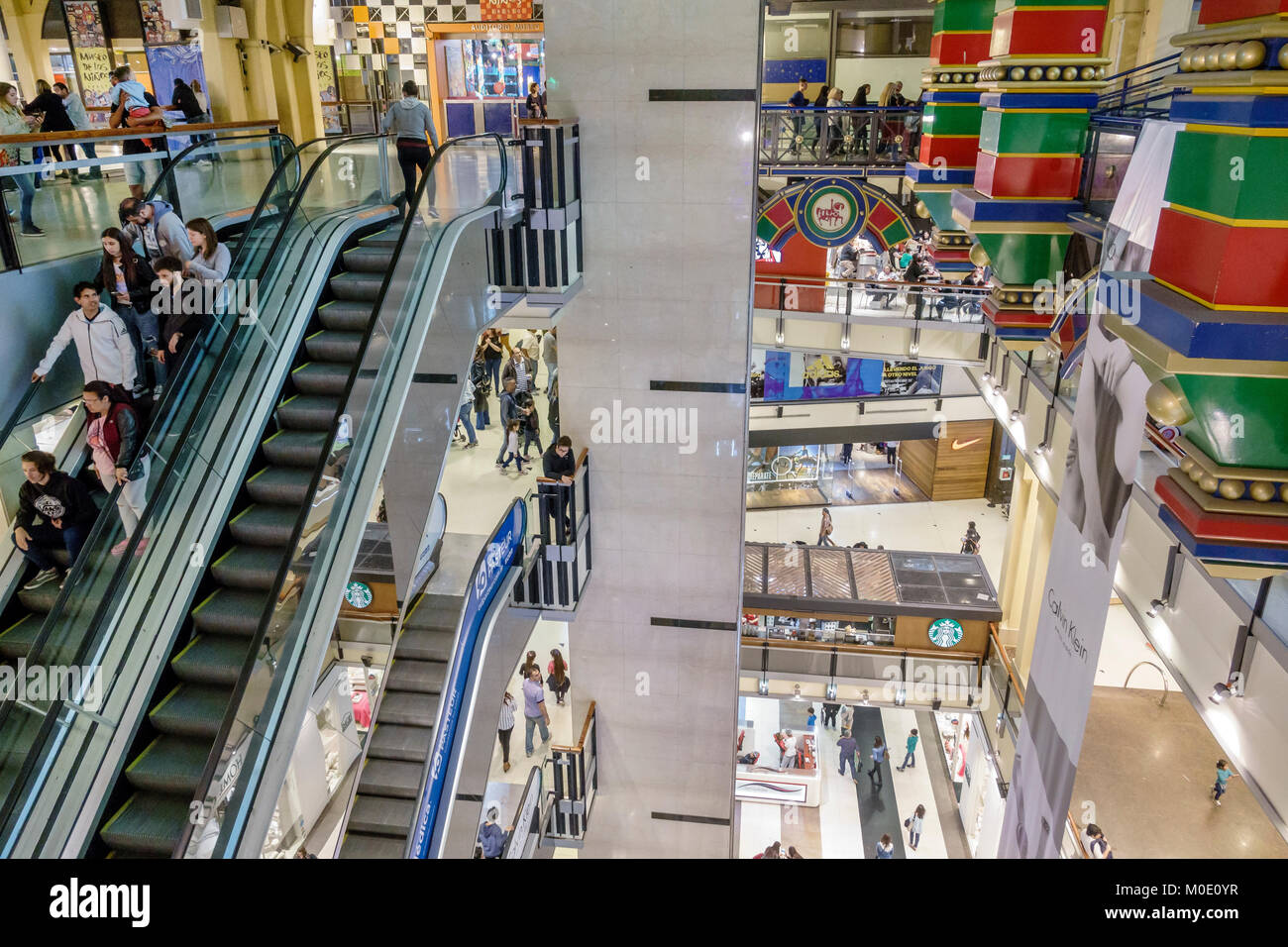 Buenos Aires Argentina,Abasto Shopping Mall,atrium,escalier roulant,multi-niveau,hispanique ARG171122059 Banque D'Images