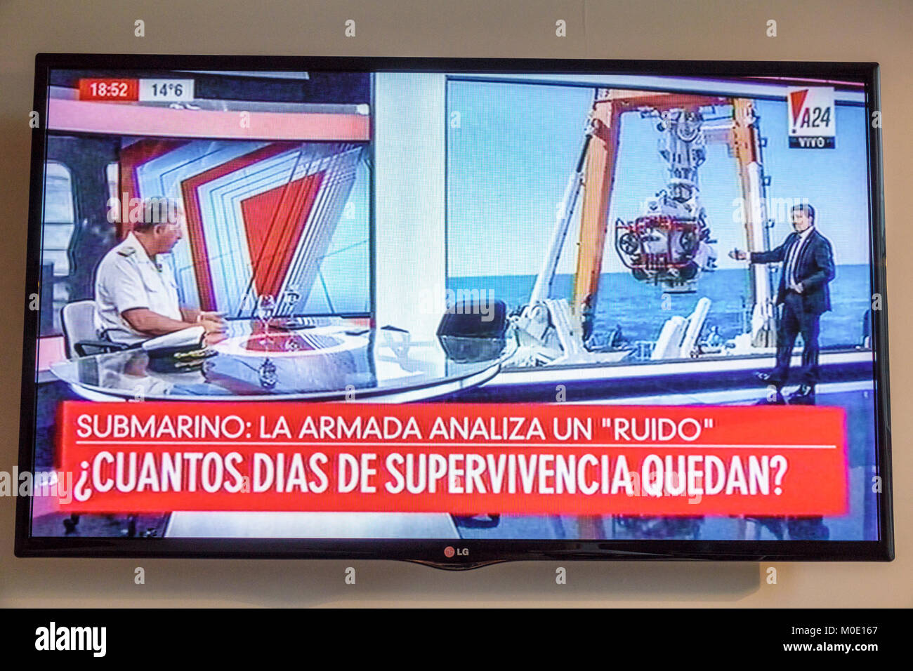 Buenos Aires Argentine,TV TV écran de surveillance,manquant sous-marin ARA San Juan,nouvelles nationales,chance de survie,espagnol,langue,hispanique latin latin Banque D'Images