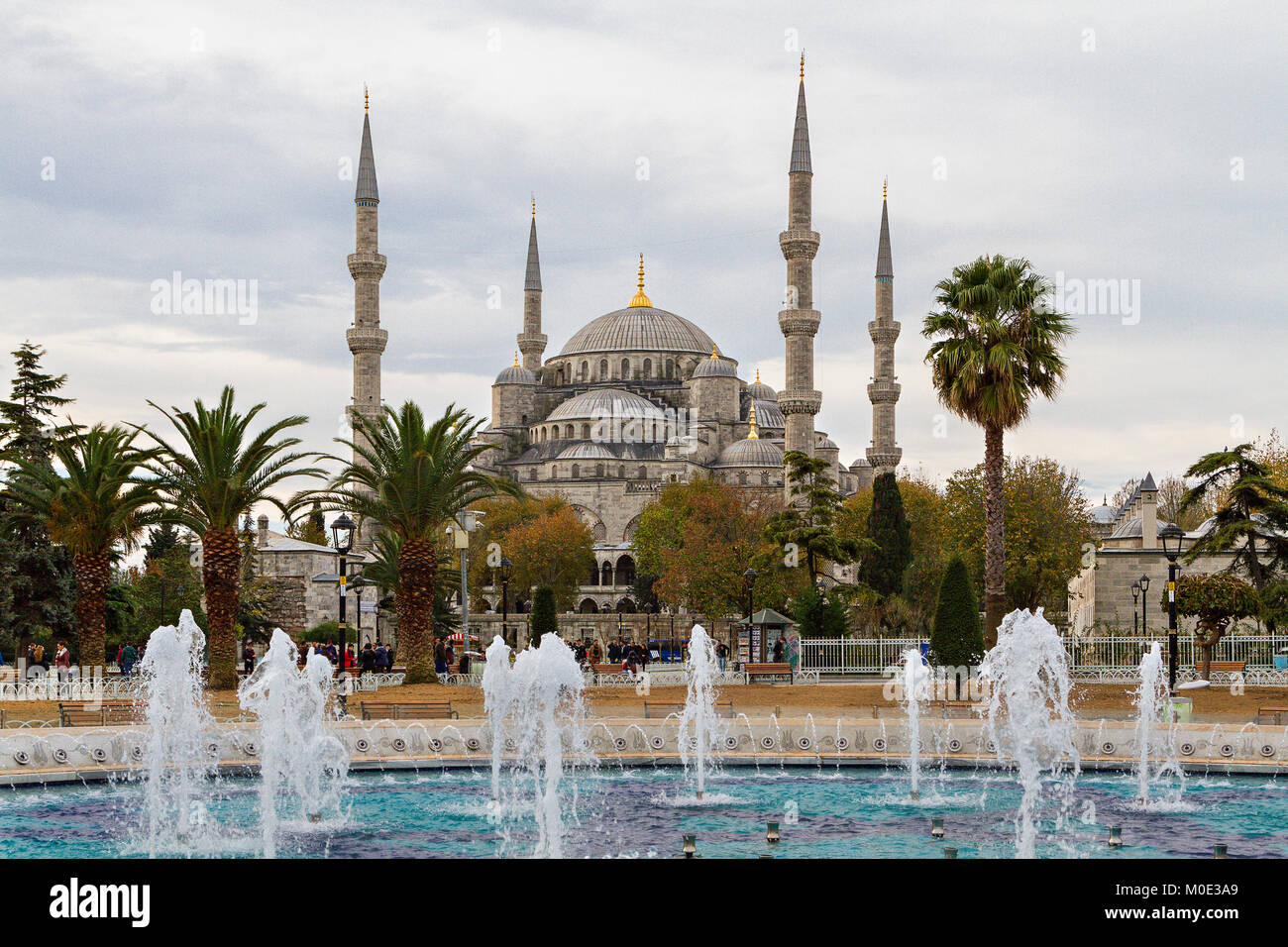 Mosquée bleue dans le parc de Sultanahmet à Istanbul, Turquie. Banque D'Images