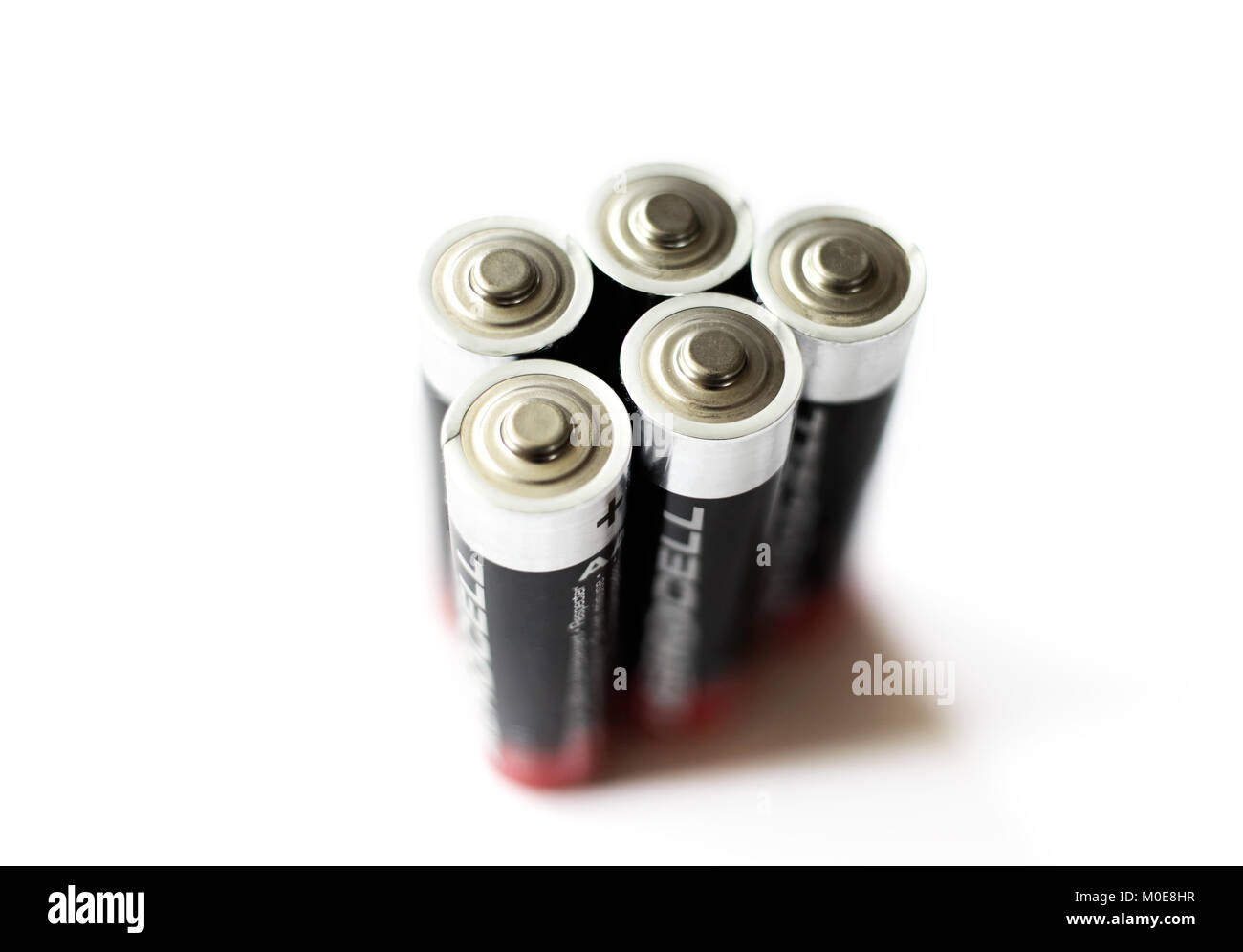 Libre ofSome batteries et accumulateurs différents contre fond blanc Banque D'Images