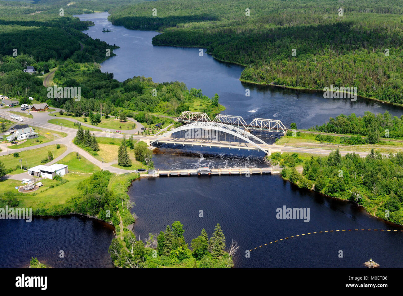 Le Barrage De Latchford Banque d'image et photos Alamy