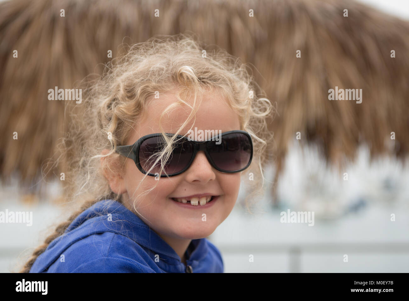 Portrait of a smiling girl Banque D'Images
