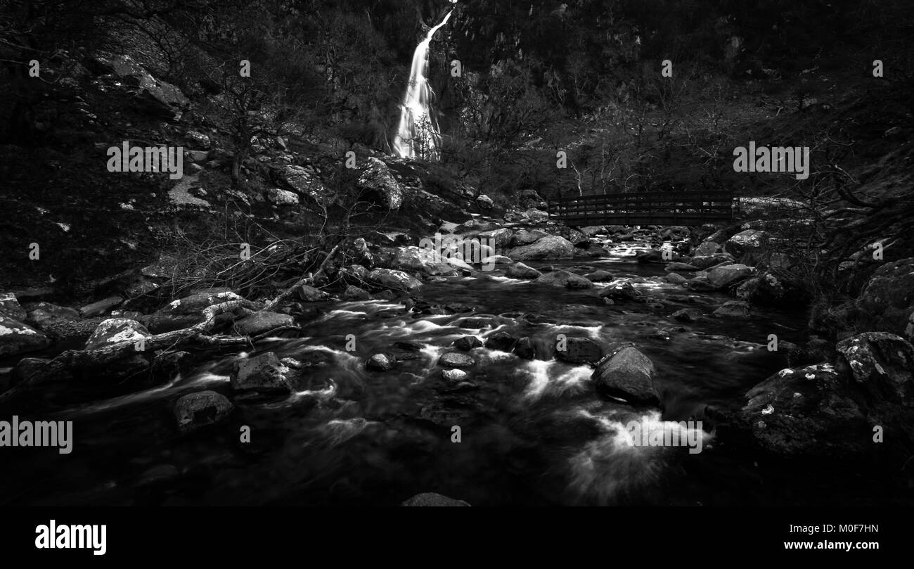 Aber Falls Wales UK Noir et Blanc Banque D'Images