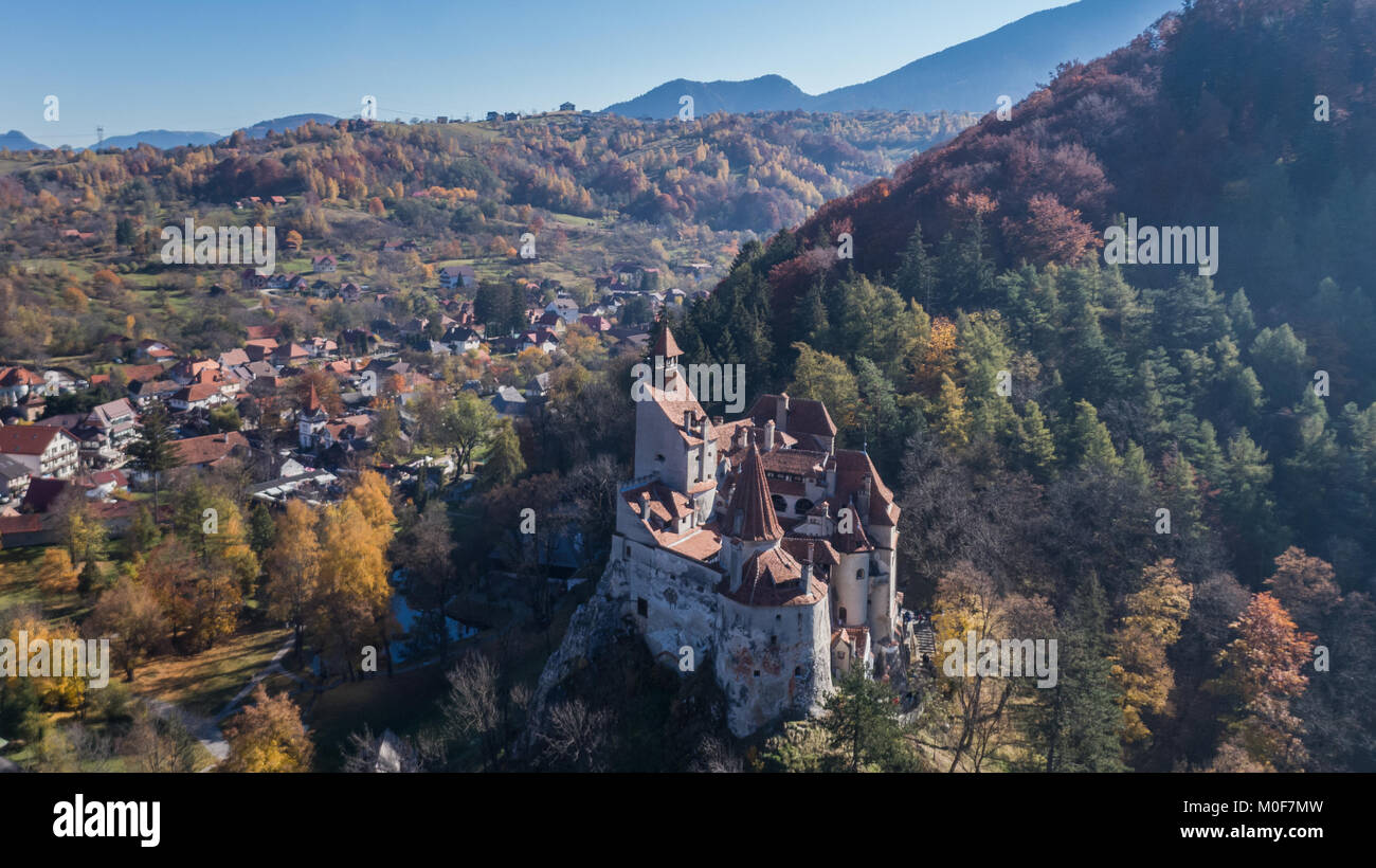Le Château médiéval de sons connus pour le mythe de Dracula. La Transylvanie de Brasov. Roumanie Banque D'Images