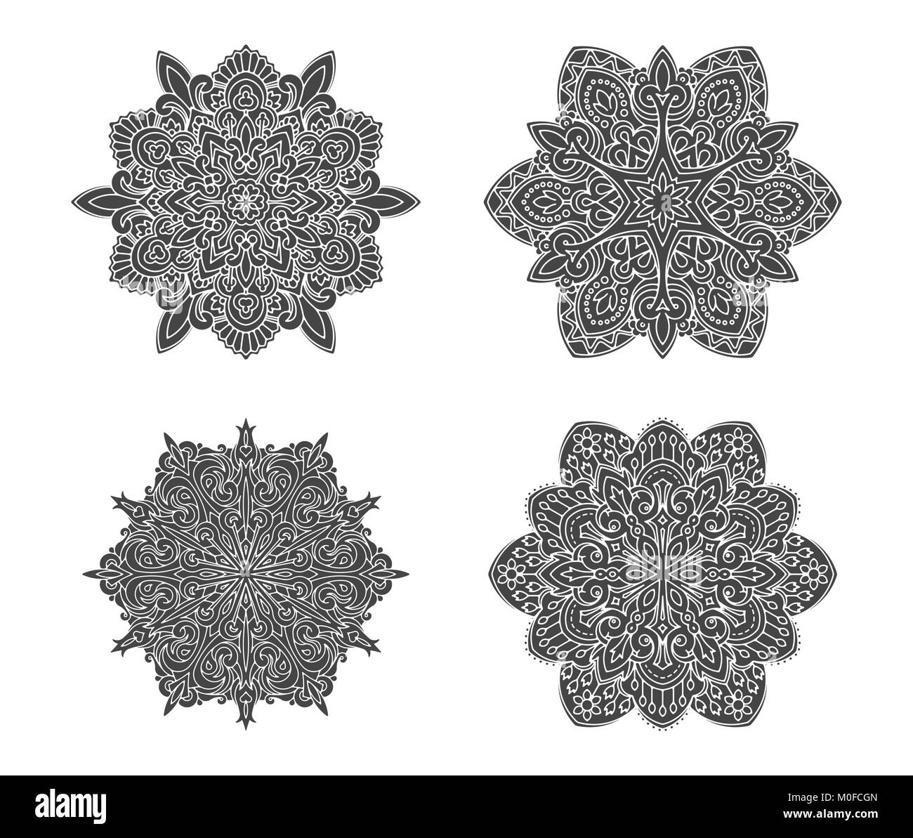 Ensemble de 4 abstract vector noir dentelle ronde - dessins mandalas, éléments décoratifs. Illustration de Vecteur