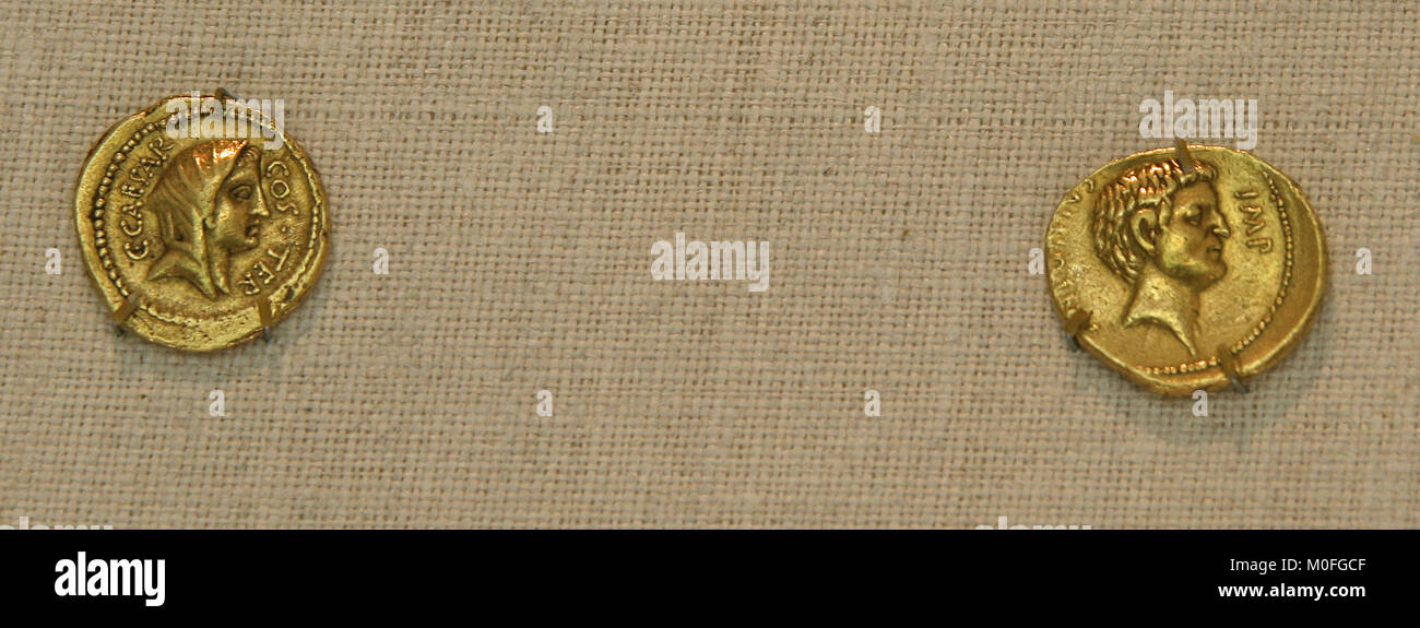 Or romain Jules César sear 46 av. coin, le Metropolitan Museum of Art (le MET), Upper Manhattan, New York City, New York State, USA. Banque D'Images