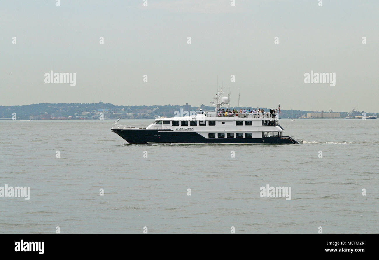 Étoile du Nord yacht privé, la rivière Hudson à Battery Park près de l'extrémité sud de Manhattan à New York City, New York State, USA. Banque D'Images