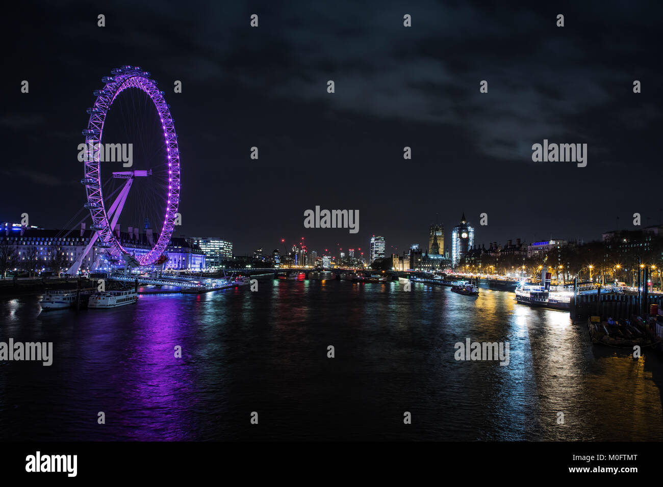 Une vue de la ville sur la Tamise depuis le Jubilé des ponts le 17 janvier 2018 à London, UK Banque D'Images