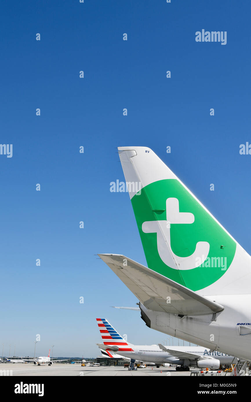 Line Up, Terminal 1, différentes compagnies aériennes, tour, avion, avion, avion, rampe, positionner, jeu, la transformation, la vérification, l'enregistrement, l'aéroport de Munich, Banque D'Images