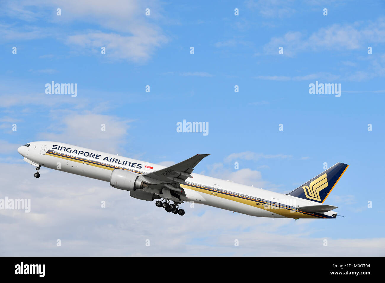 Singapore Airlines, Airbus A350-900, démarrer, la piste sud, prendre de, à l'arrêt, démarrer, rendez-vous, prêts, l'aéroport de Munich, Banque D'Images