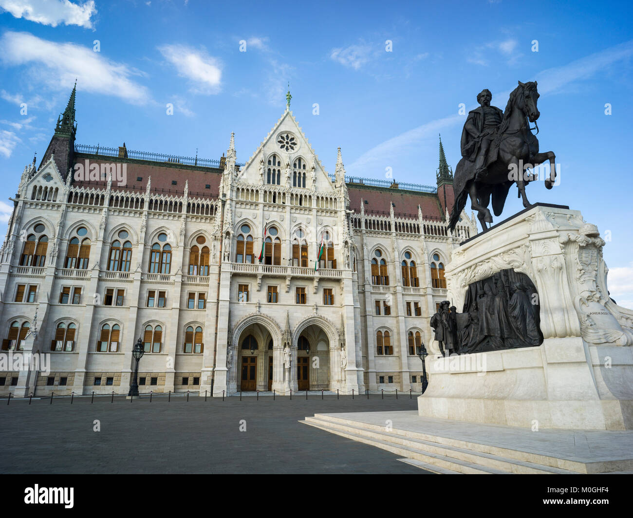 Monument de Gyula Andrássy, le premier ministère entre 1867 et 1871, bâtiment du parlement hongrois, Budapest, Budapest, Hongrie Banque D'Images
