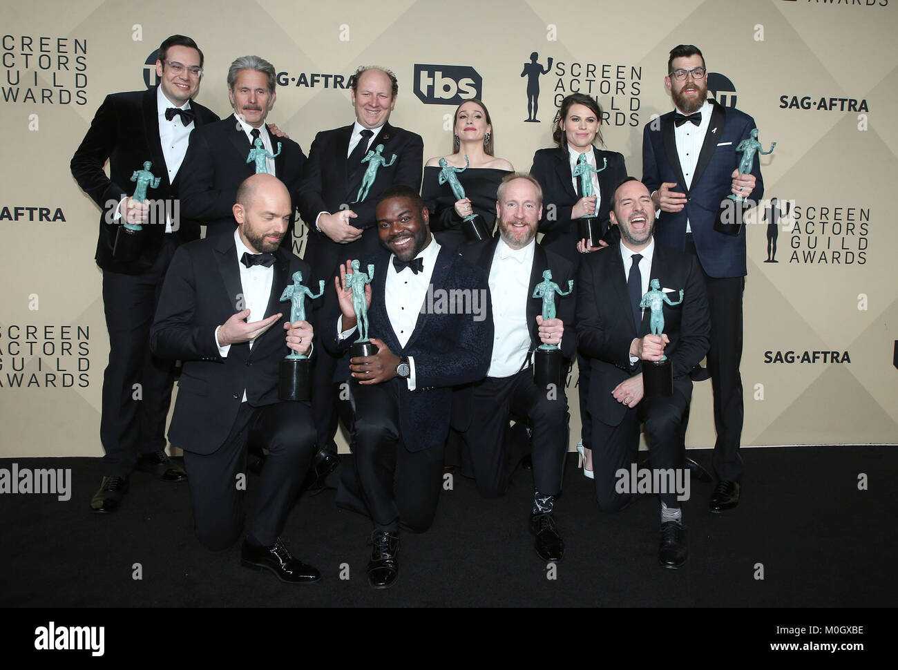 Los Angeles, Californie, USA. Jan 21, 2018. 21 janvier 2018 - Los Angeles, Californie - Nelson Franklin, Gary Cole, Dan Bakkedahl, Sarah Sutherland, Clea Duvall, Timothy Simons, Paul Schee, Sam Richardson, Matt Walsh et Tony Hale de "Veep". 24e édition des Screen Actors Guild Awards tenue au Shrine Auditorium. Crédit photo : Retna/AdMedia Crédit : F. Sadou/AdMedia/ZUMA/Alamy Fil Live News Banque D'Images