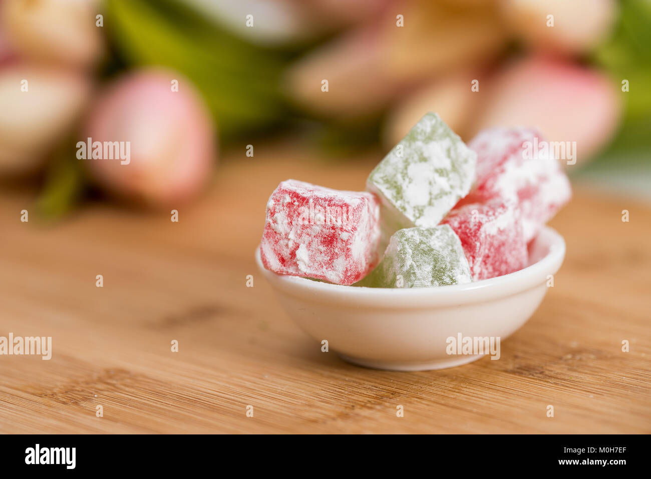 Loukoum close up sur fond de bois Banque D'Images