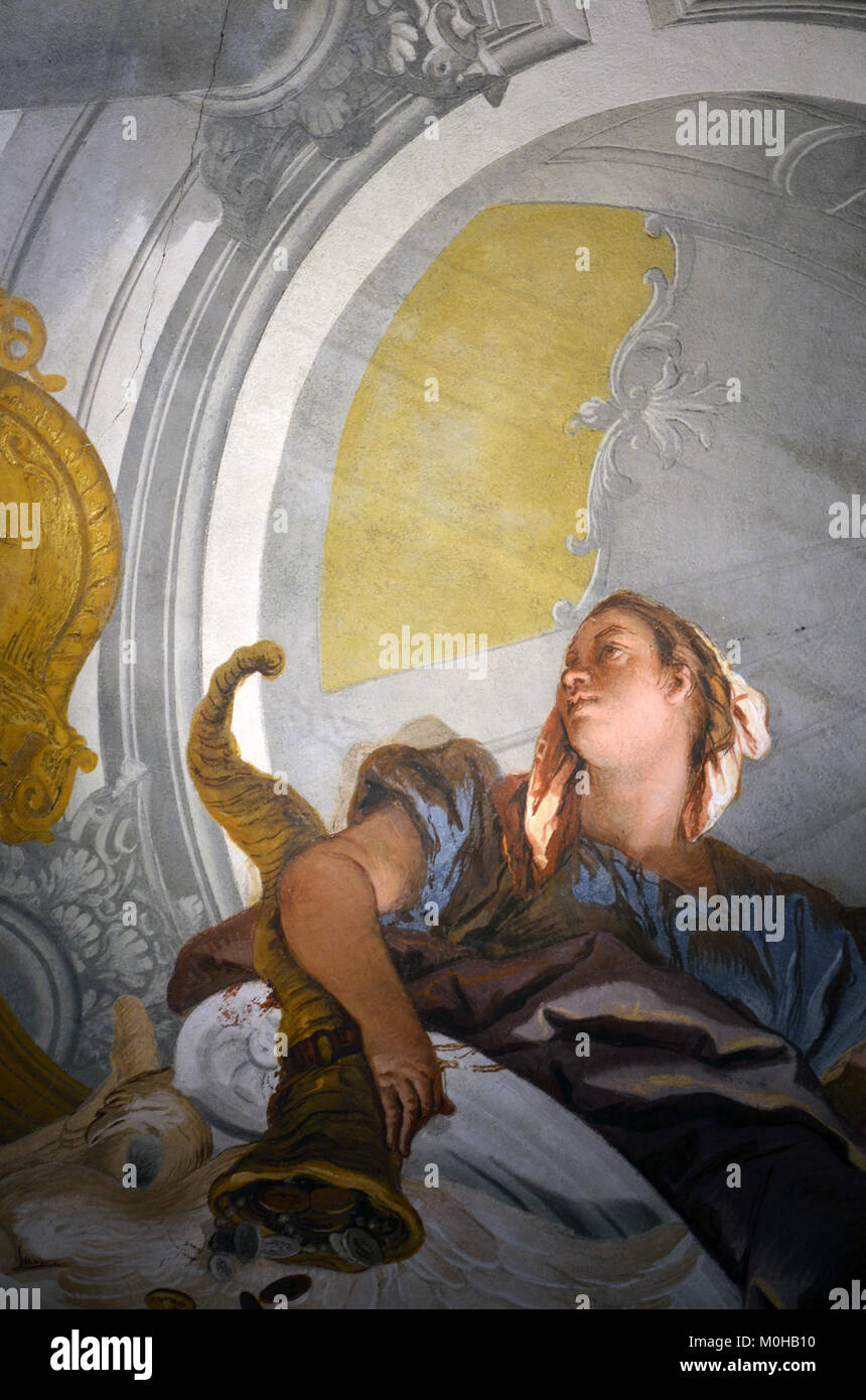 Une représentation de l’œuvre allégorique de Tiepolo exposée à Ca’ Rezzonico à Venise, représentant l’art rococo avec des couleurs vibrantes, un symbolisme et des figures expressives caractéristiques de la peinture vénitienne du XVIIIe siècle. Banque D'Images