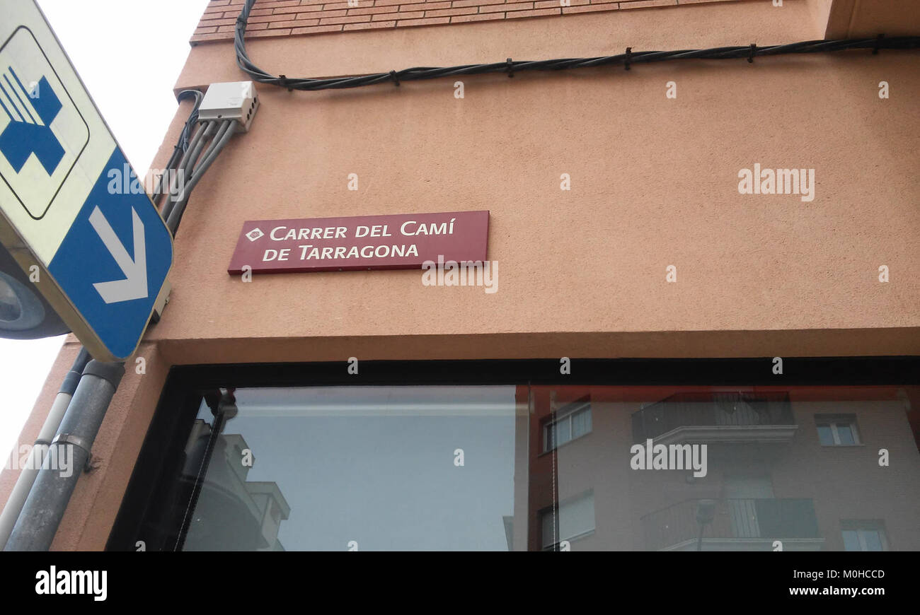 Camí de Tarragona désigne une route ou un chemin menant à Tarragone, en Espagne, qui représente une partie du réseau régional de transport et de paysage en Catalogne. Banque D'Images