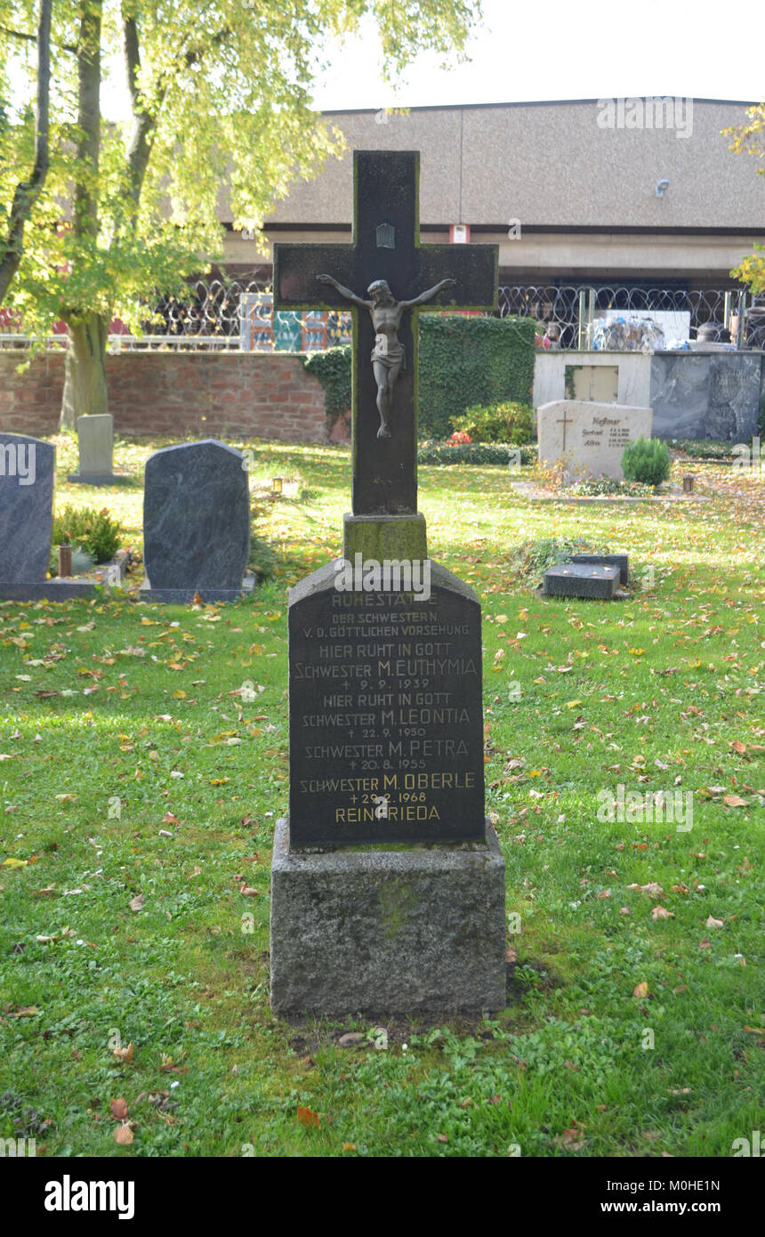 Bürgel, Friedhof, Grab Schwestern von der göttlichen Vorsehung Banque D'Images