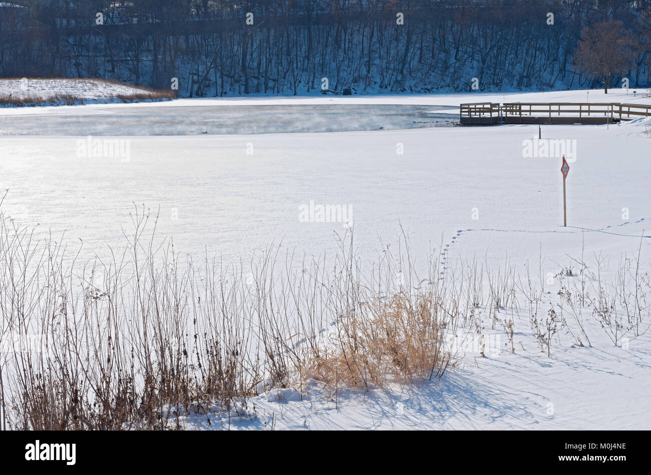 Glace de neige et d'eau libre du lac rebecca park à Hastings Minnesota Banque D'Images