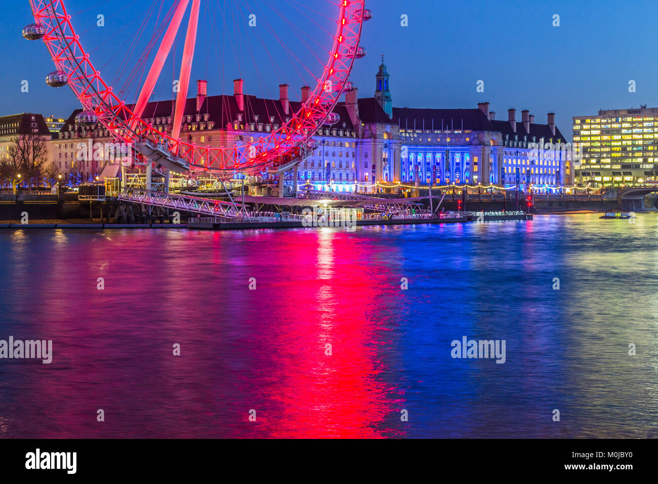 London Eye, grande roue du millénaire. Banque D'Images