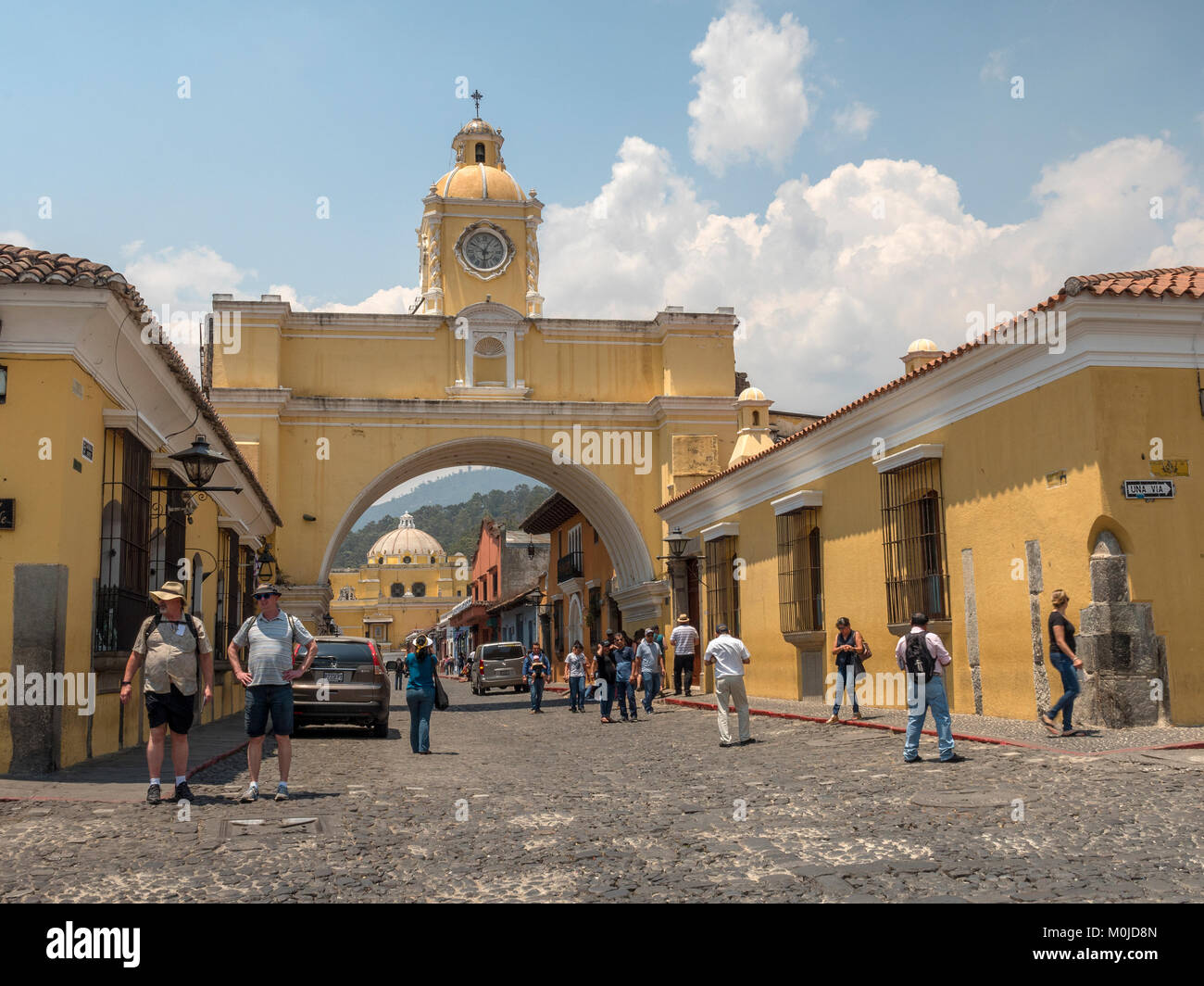L'Arc de Santa Catalina sur la 5e Avenue, à La Antigua Guatemala, Guatemala construit comme un pont , pour connecter deux couvents Banque D'Images