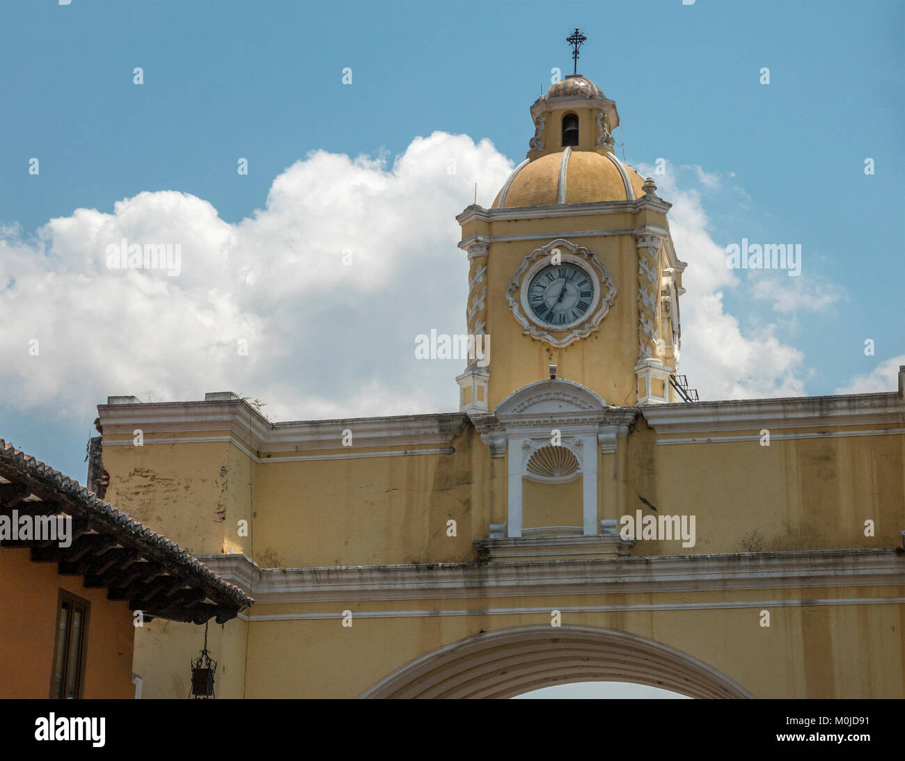 L'Arc de Santa Catalina sur la 5e Avenue, à La Antigua Guatemala, Guatemala construit comme un pont , pour connecter deux couvents Banque D'Images