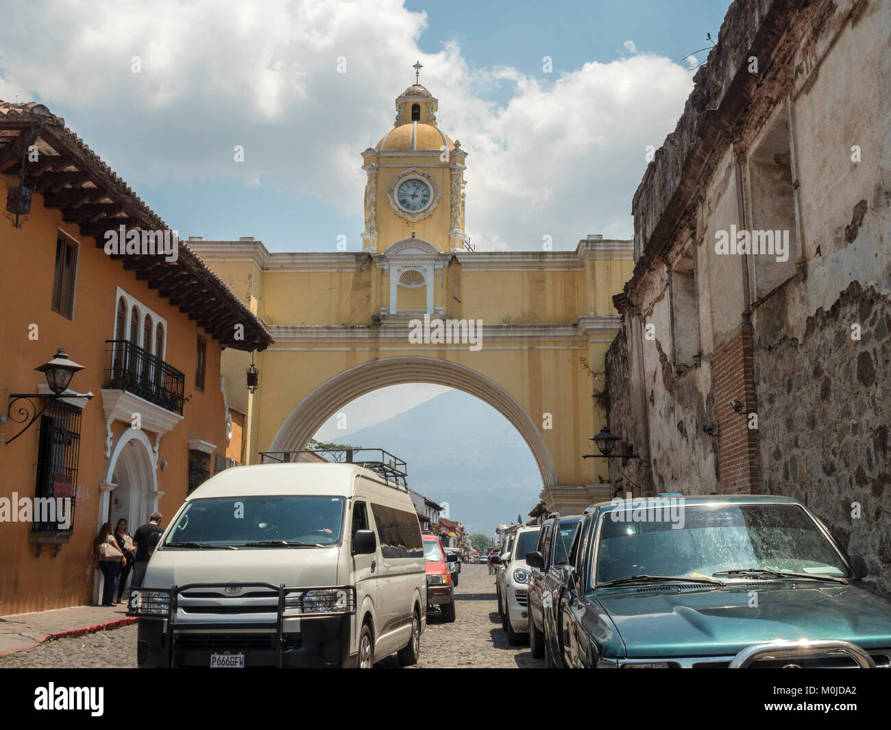 L'Arc de Santa Catalina sur la 5e Avenue, à La Antigua Guatemala, Guatemala construit comme un pont , pour connecter deux couvents Banque D'Images
