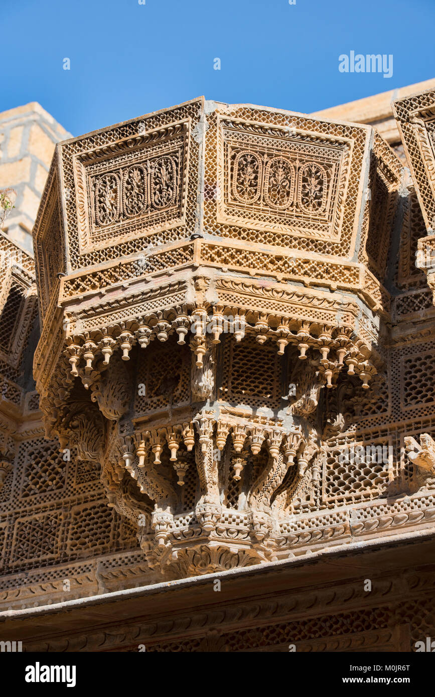 Le réseau complexe de grès sculpté Nathmal Ki Haveli, Jaisalmer, Rajasthan, India Banque D'Images