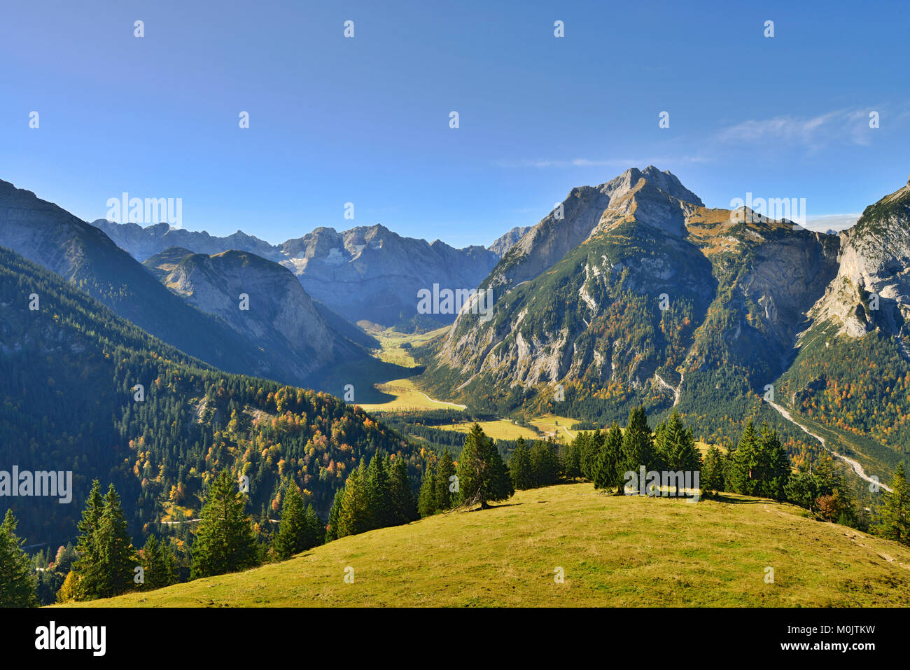 Eng-Tal Hasental-Alm Niederleger, vu de, Karwendel, Tyrol, Autriche Banque D'Images