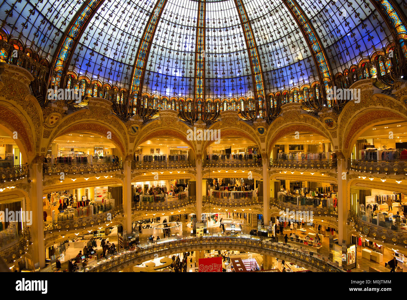 Dome, Galeries Lafayette shopping mall, Paris, France Photo Stock Alamy
