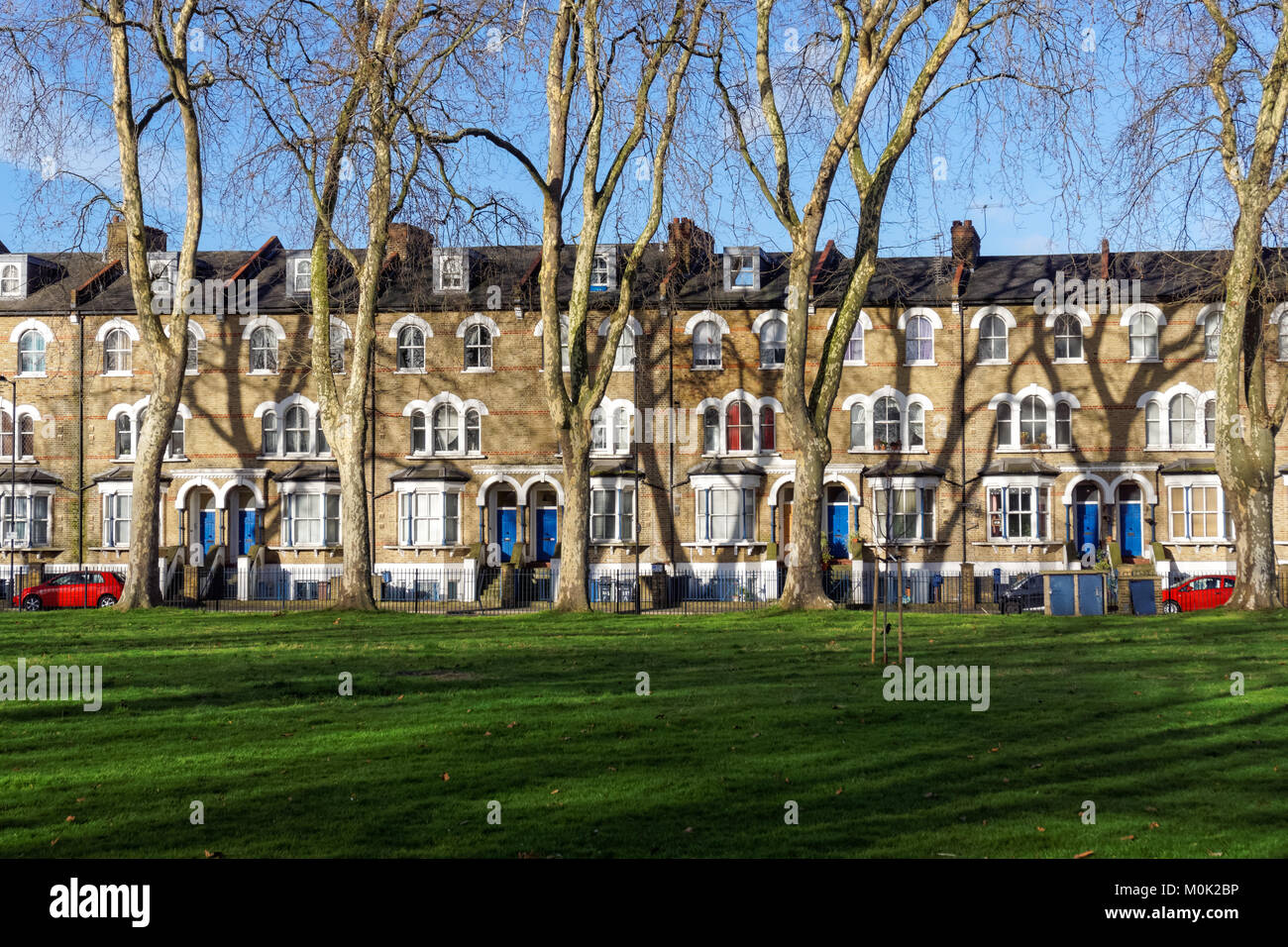 Maisons mitoyennes à Hackney, près de Victoria Park, London England Royaume-Uni UK Banque D'Images