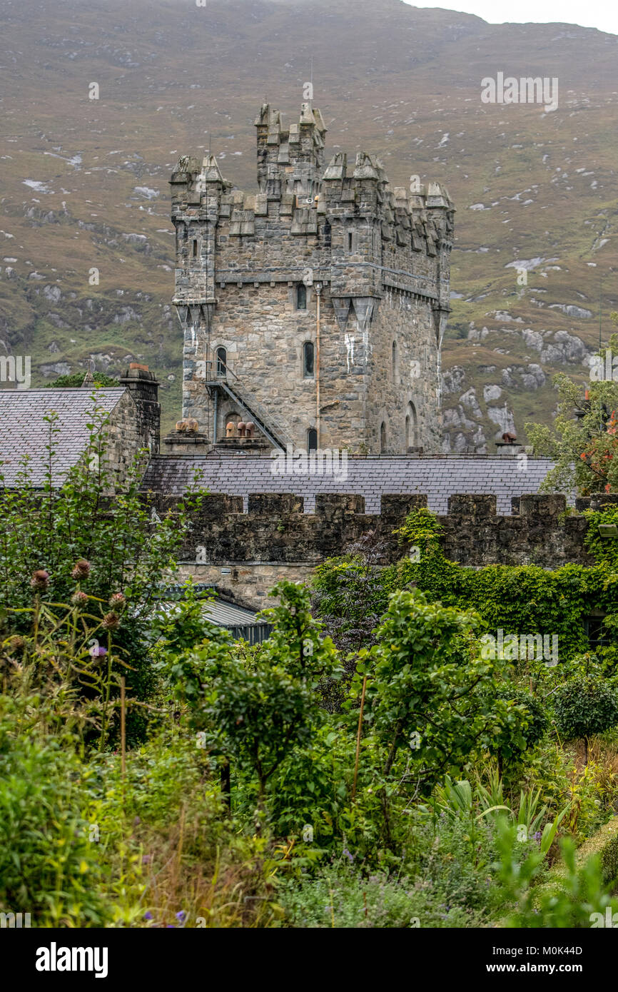 Situé dans le parc national de Glenveagh, le Glenveagh Castle est un trésor national. Banque D'Images
