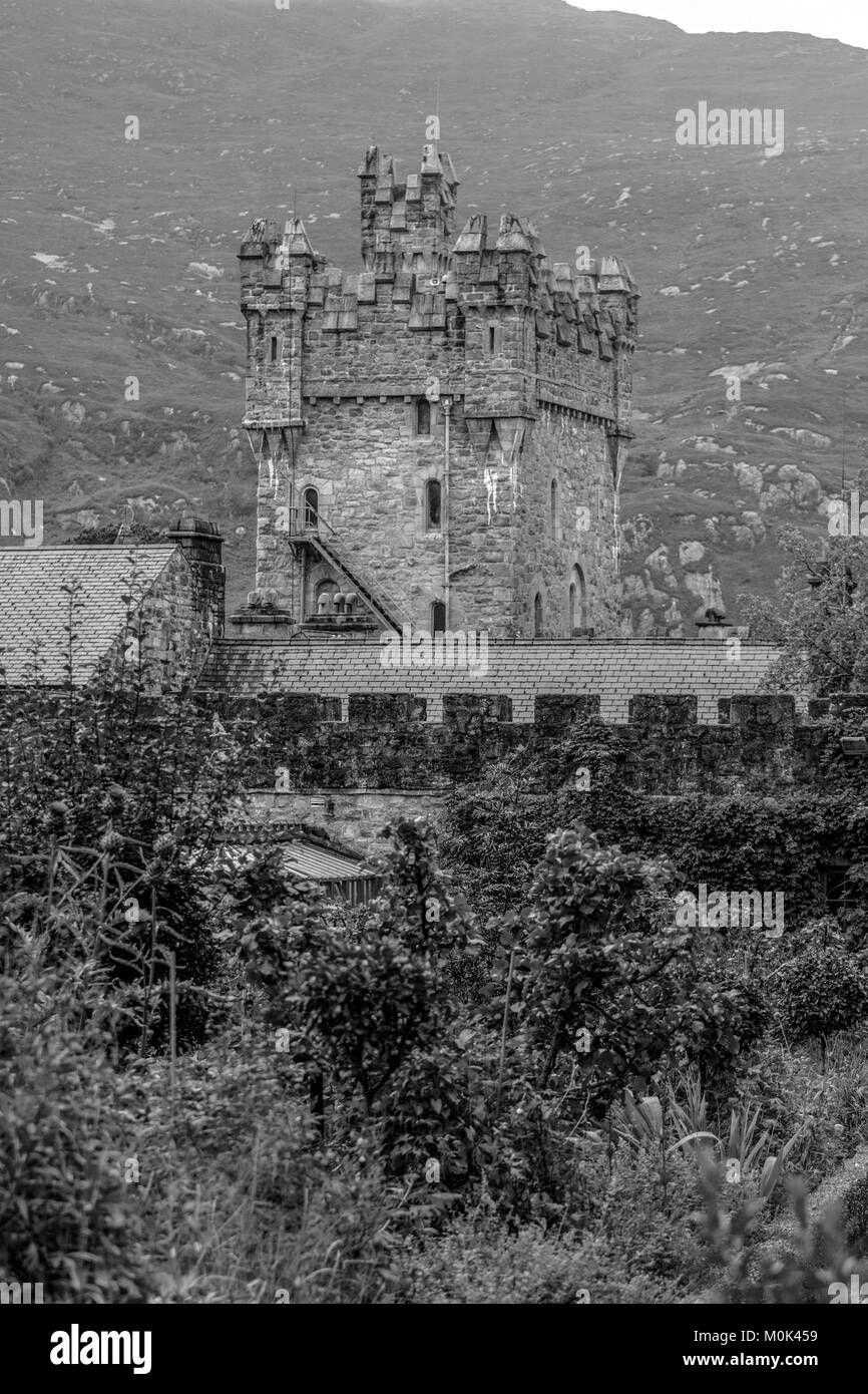 Situé dans le parc national de Glenveagh, le Glenveagh Castle est un trésor national. Banque D'Images