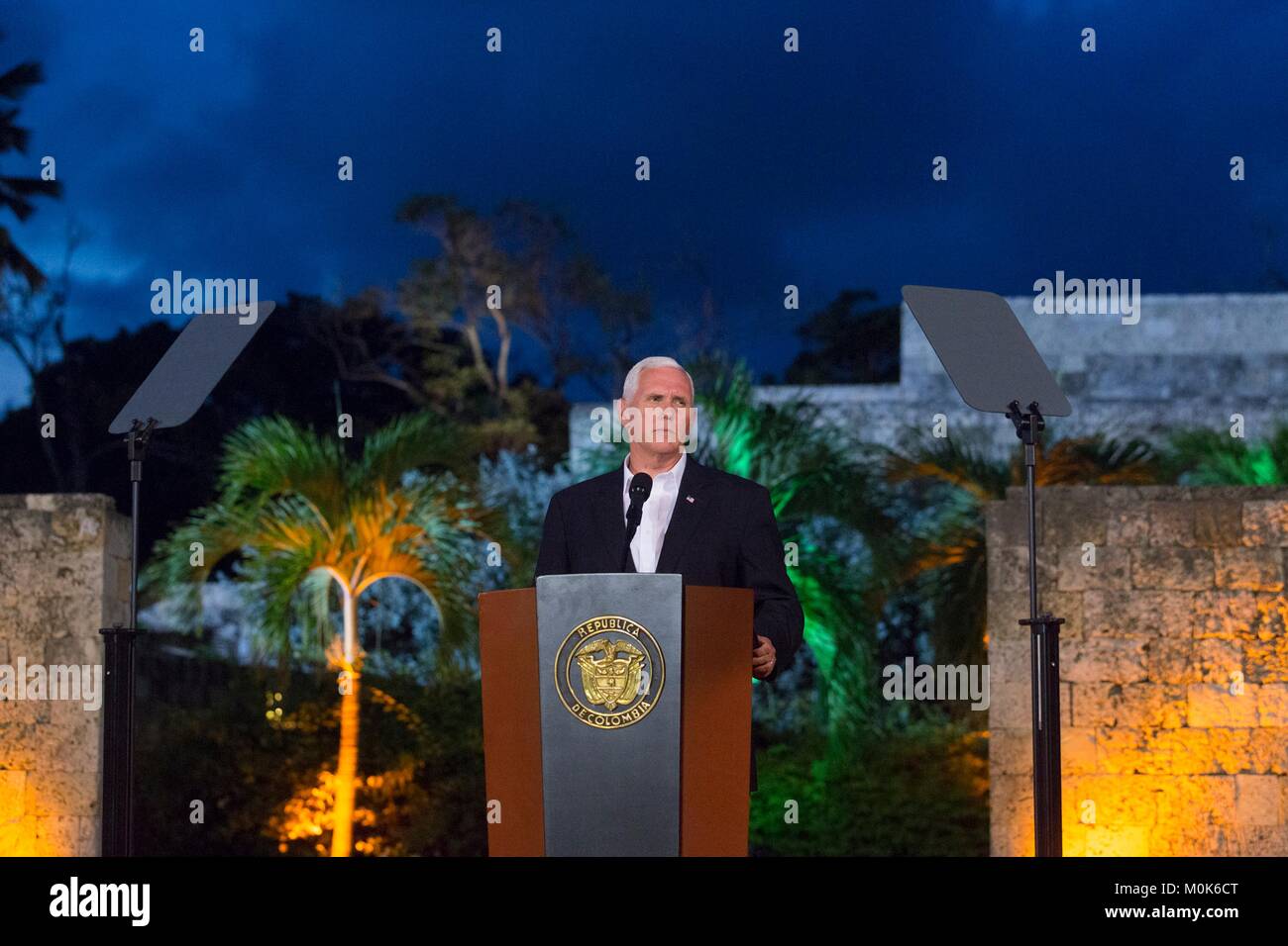 Le Vice-président américain Mike Pence parle lors d'une conférence de presse le 13 août 2017 à Cartagena, Colombie. Banque D'Images