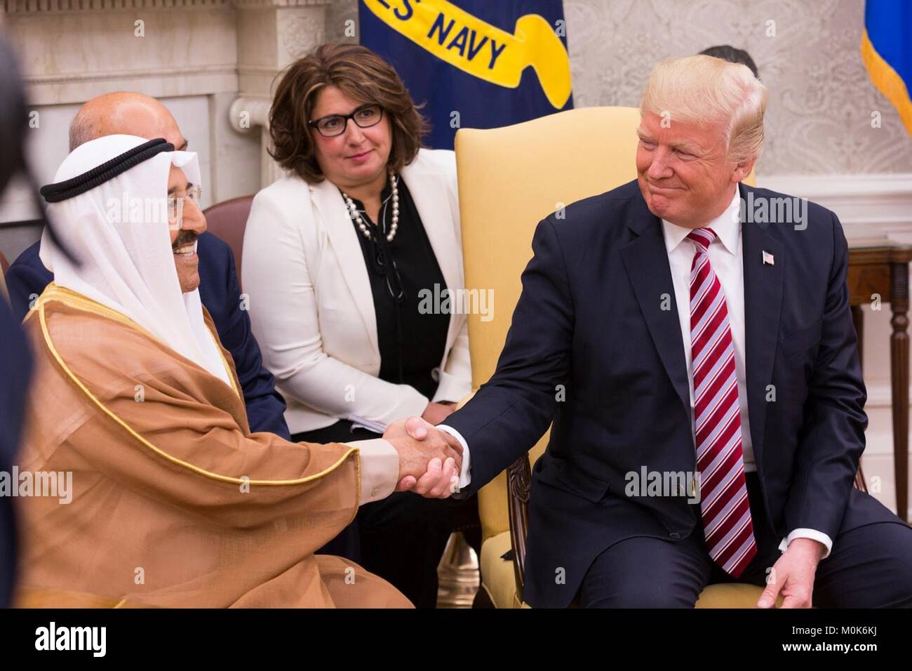 L'Émir du Koweït Sabah al-Ahmed al-Jaber al-Sabah (à gauche) rencontre le président américain Donald Trump à la Maison Blanche le 7 septembre 2017 à Washington, DC. Banque D'Images