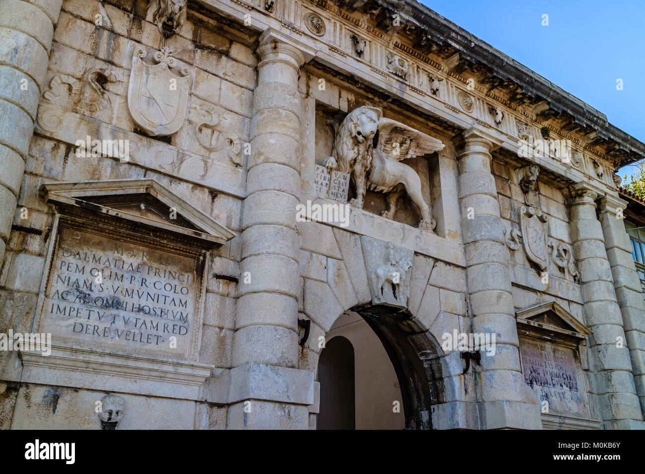 Devant de porte de la ville de Zadar, Zadar, Croatie, mai 2017. Banque D'Images