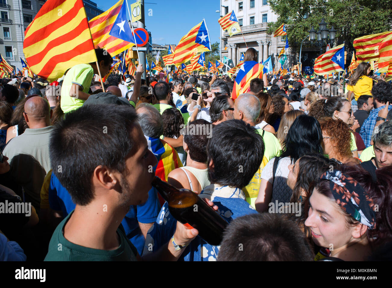 D'un million de Catalans de mars pour l'indépendance le 11 septembre 2017 dans le centre de Barcelone, Catalogne, Espagne Banque D'Images