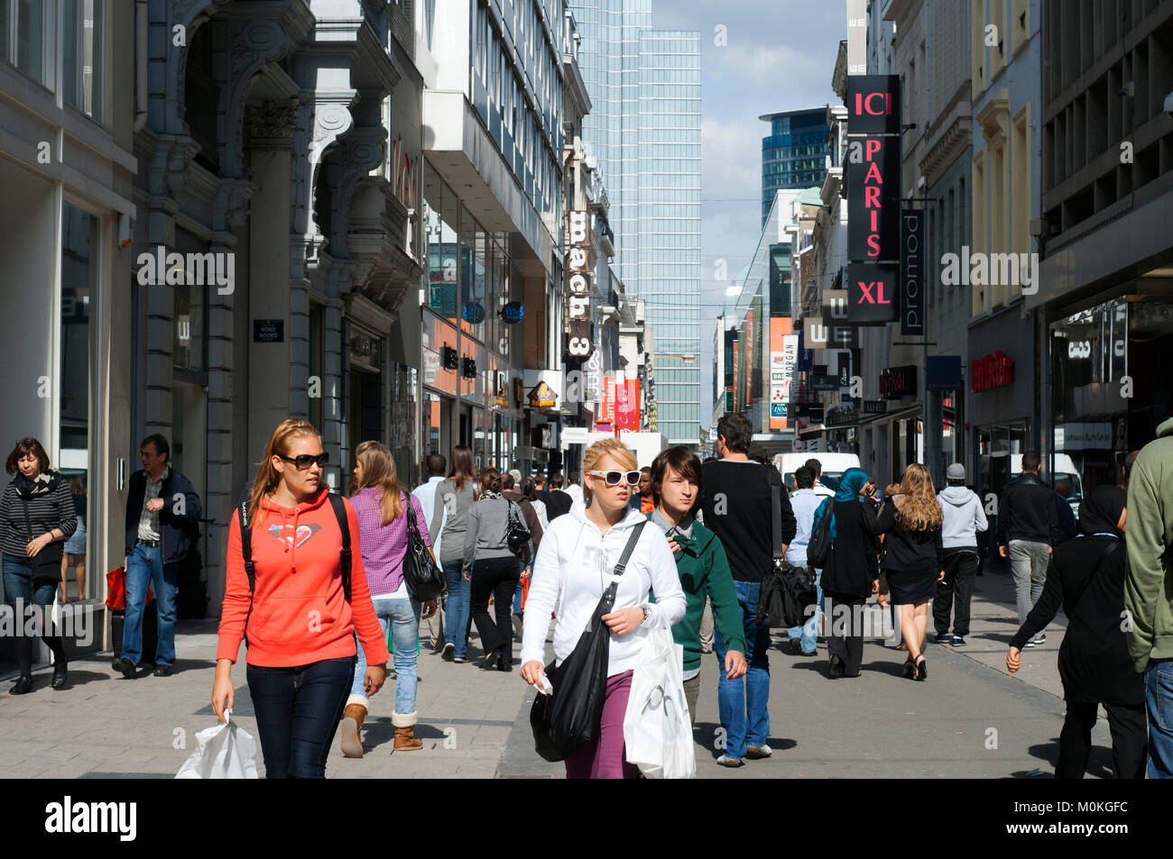 Shopping dans la rue Neuve, nouvelle rue, Bruxelles, Belgique. Zone commerciale. Banque D'Images