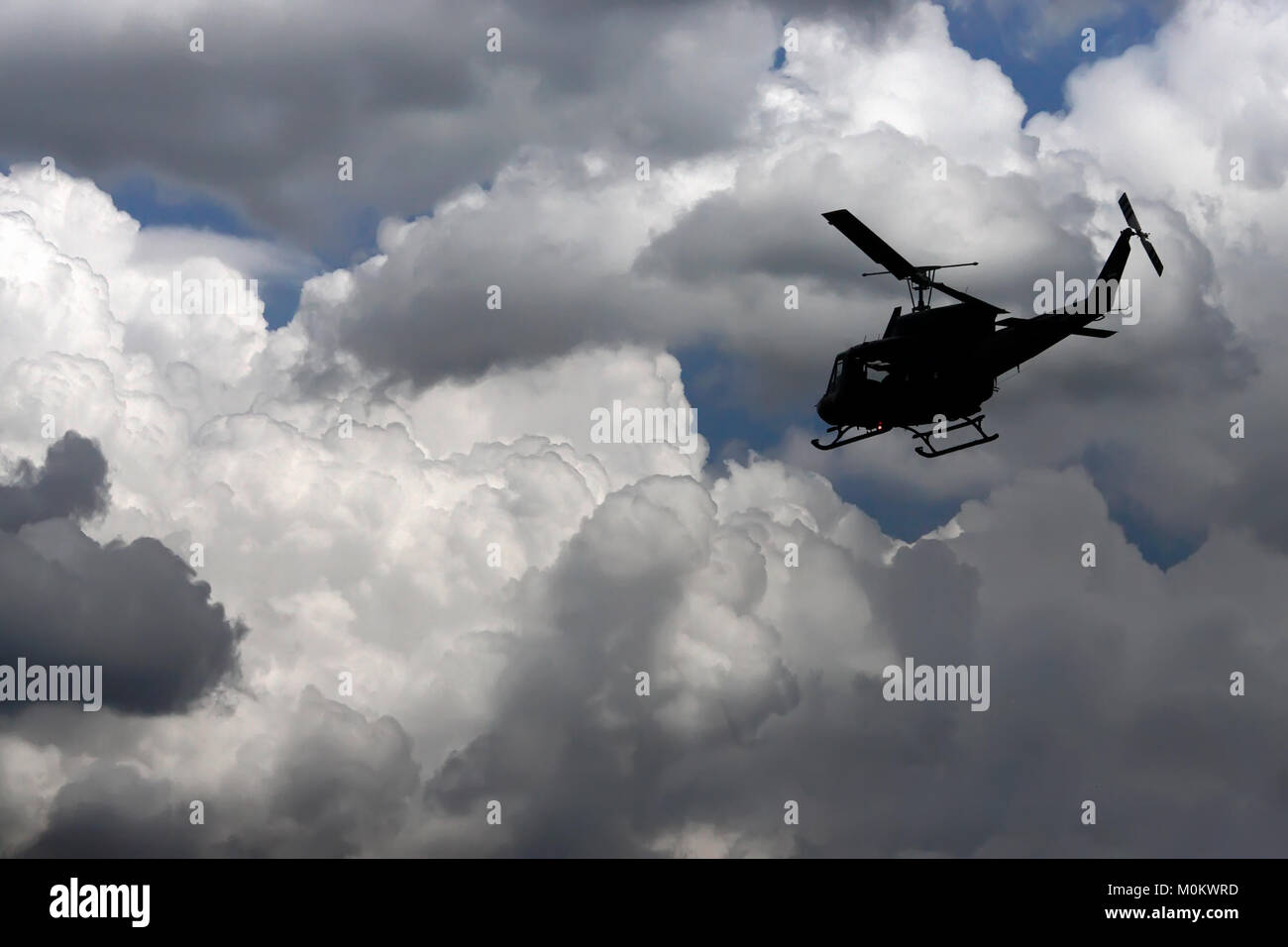 Hélicoptère militaire de l'unité de police antiterroristic Banque D'Images