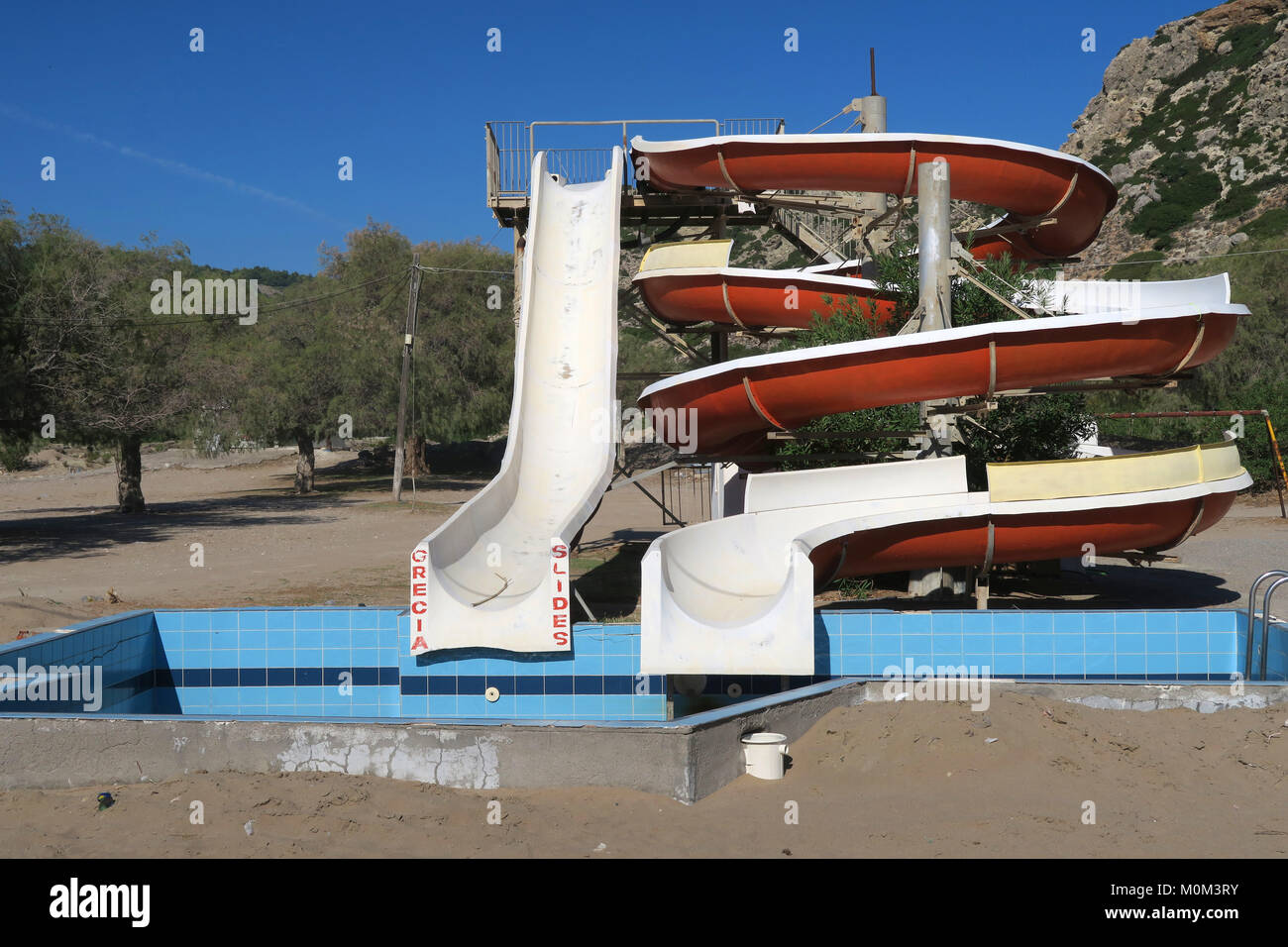 Faites glisser l'eau abandonnés à Rhodes, Grèce Banque D'Images