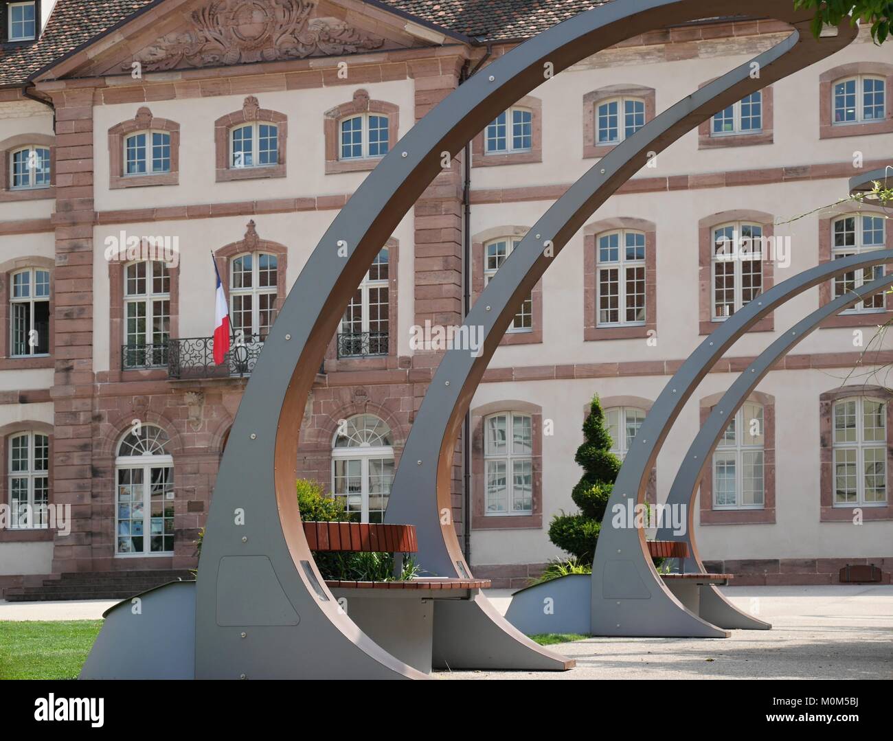 Dans la bibliothèque de Colmar, Place de la montagne verte, France,  Haut-Rhin Photo Stock - Alamy