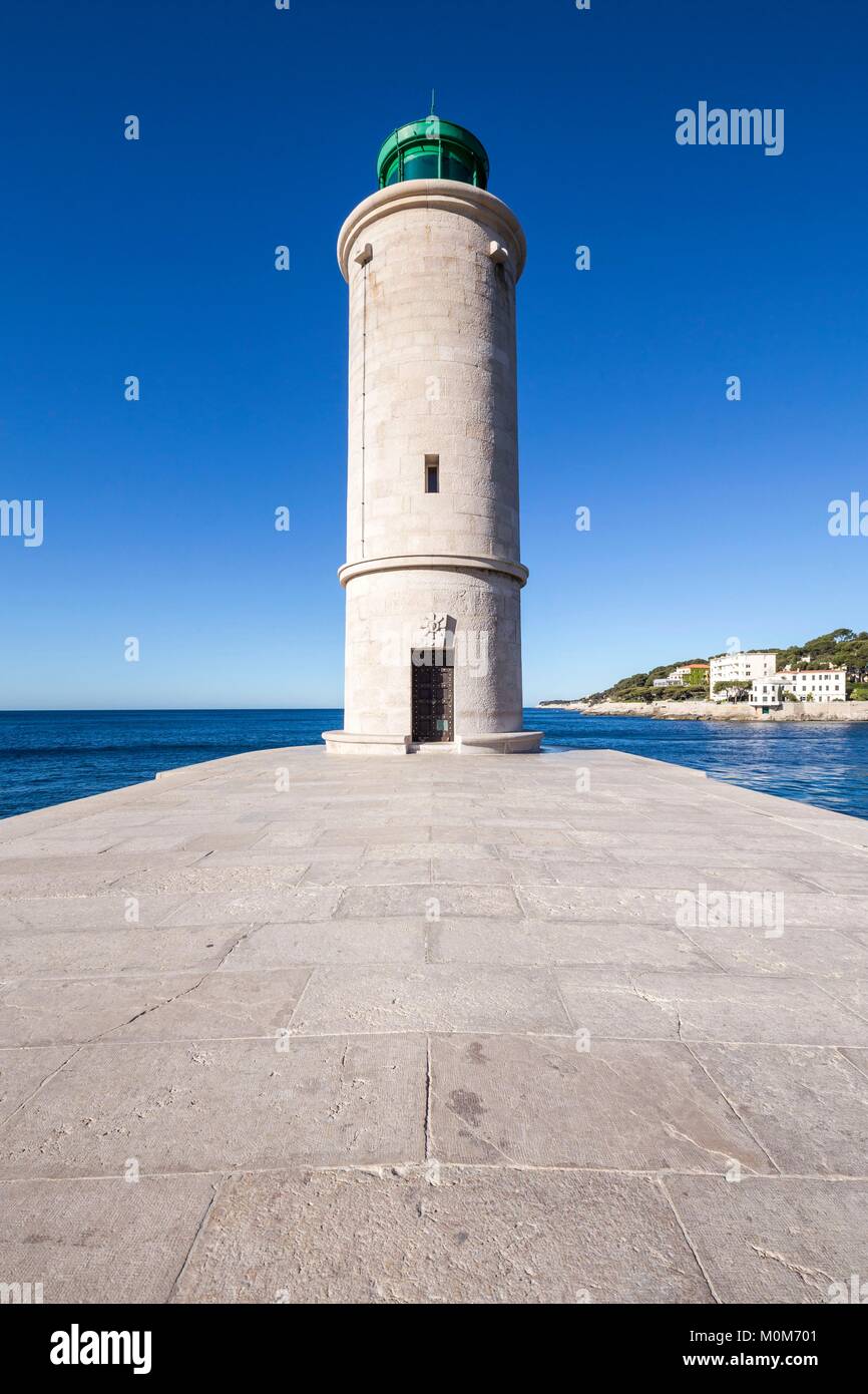France,Bouches du Rhône,Cassis,phare a l'entrée du port de la ville Banque D'Images