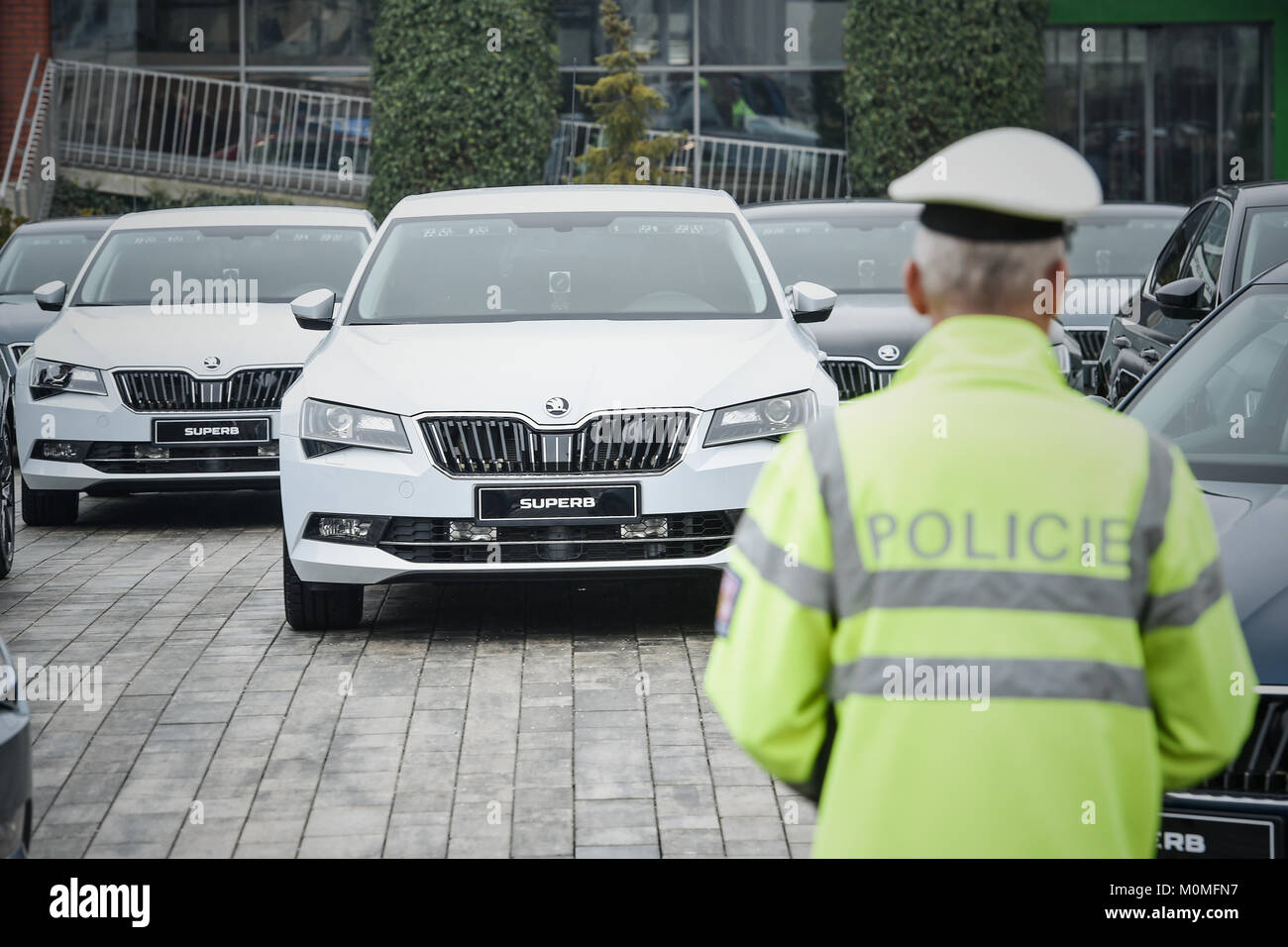Mlada Boleslav, République tchèque. 23 Jan, 2018. Autoroute tchèque les policiers reçoivent 19 nouvelles voitures de Skoda Superb Skoda Auto de Mlada Boleslav, République tchèque, le mardi 23 janvier, 2018. Photo : CTK Radek Petrasek/Photo/Alamy Live News Banque D'Images