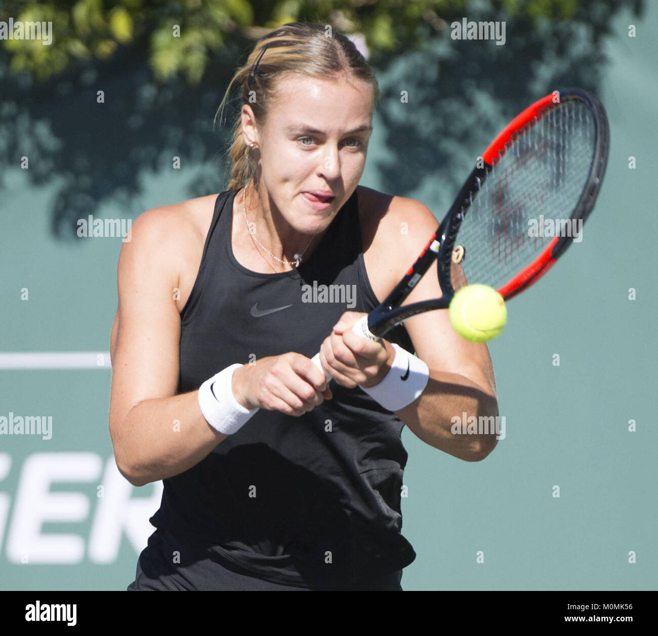 Newport Beach, Californie, USA. 23 Jan, 2018. Francesca Schiavone (Italie) vs Anna Karoline Schmiedlova (Slovaquie) a joué en simple womens tennis à la série Challenger Oracle. Crédit : David Bro/ZUMA/Alamy Fil Live News Banque D'Images