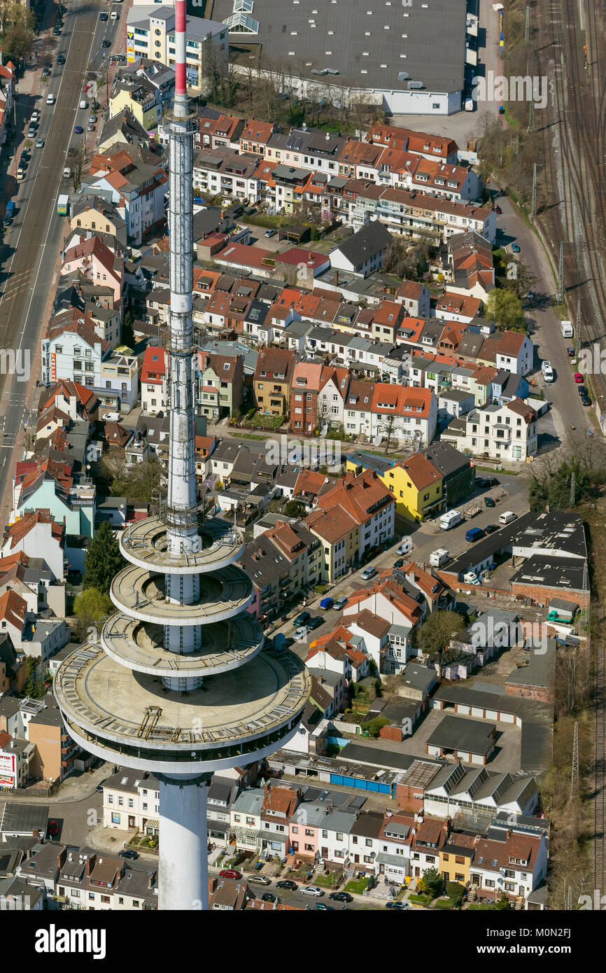 La tour de télévision de Brême,rangée de maisons du quartier Findorff, immeubles, appartements, de tuiles rouges, penthouses, vue aérienne, photos aériennes de Brême, B Banque D'Images