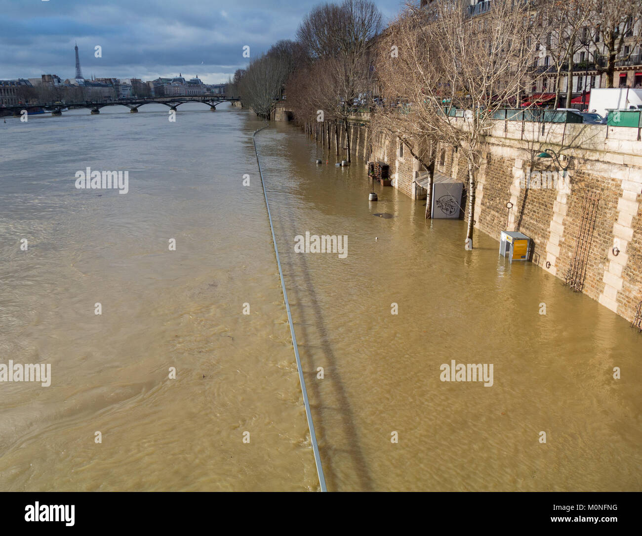 L'inondation Seine Paris France Banque D'Images L'inondation Seine Paris France Banque D'Images
