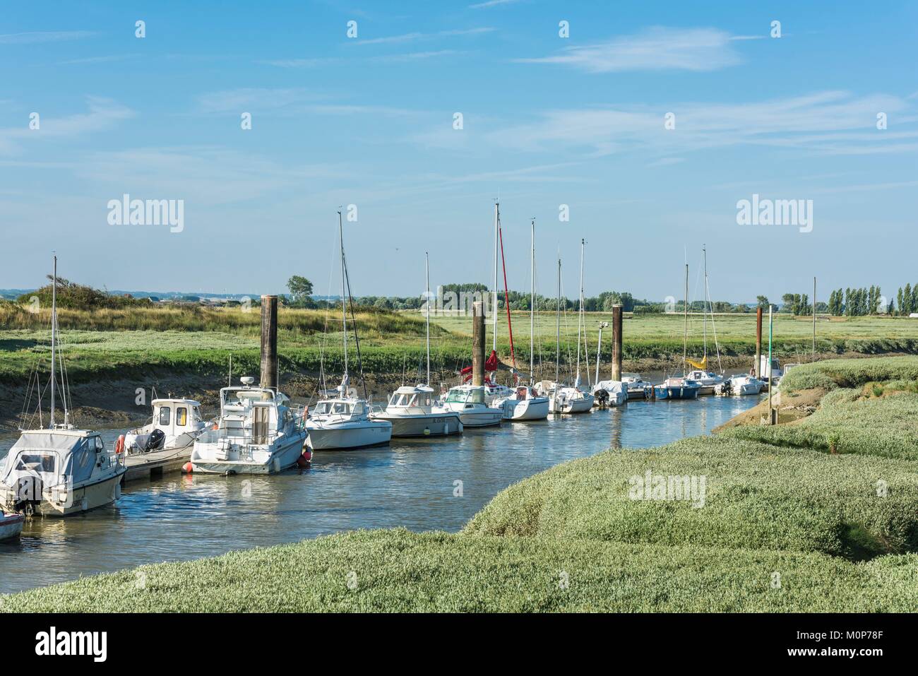 France,Somme,Cayeux-sur-Mer,Le Hourdel, petit port de pêche du sud de la  Baie de Somme Photo Stock - Alamy