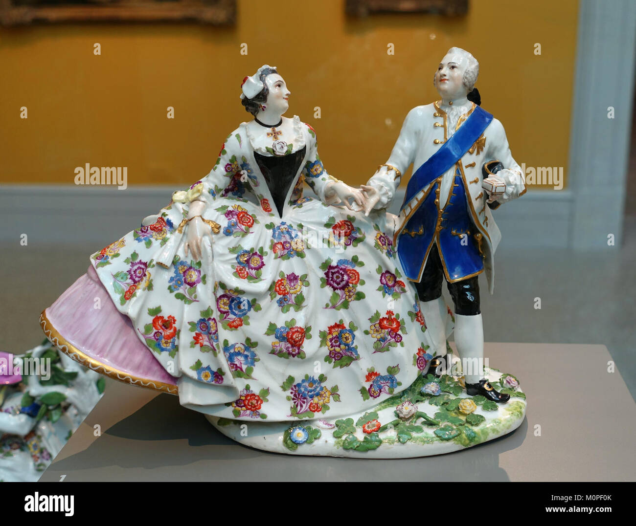 Cavalier et dame, Johann Joachim Kaendler, usine de porcelaine de Meissen, ch. 1745-1750, disque-pâte porcelaine - Wadsworth Atheneum, Hartford, CT - DSC05348 Banque D'Images