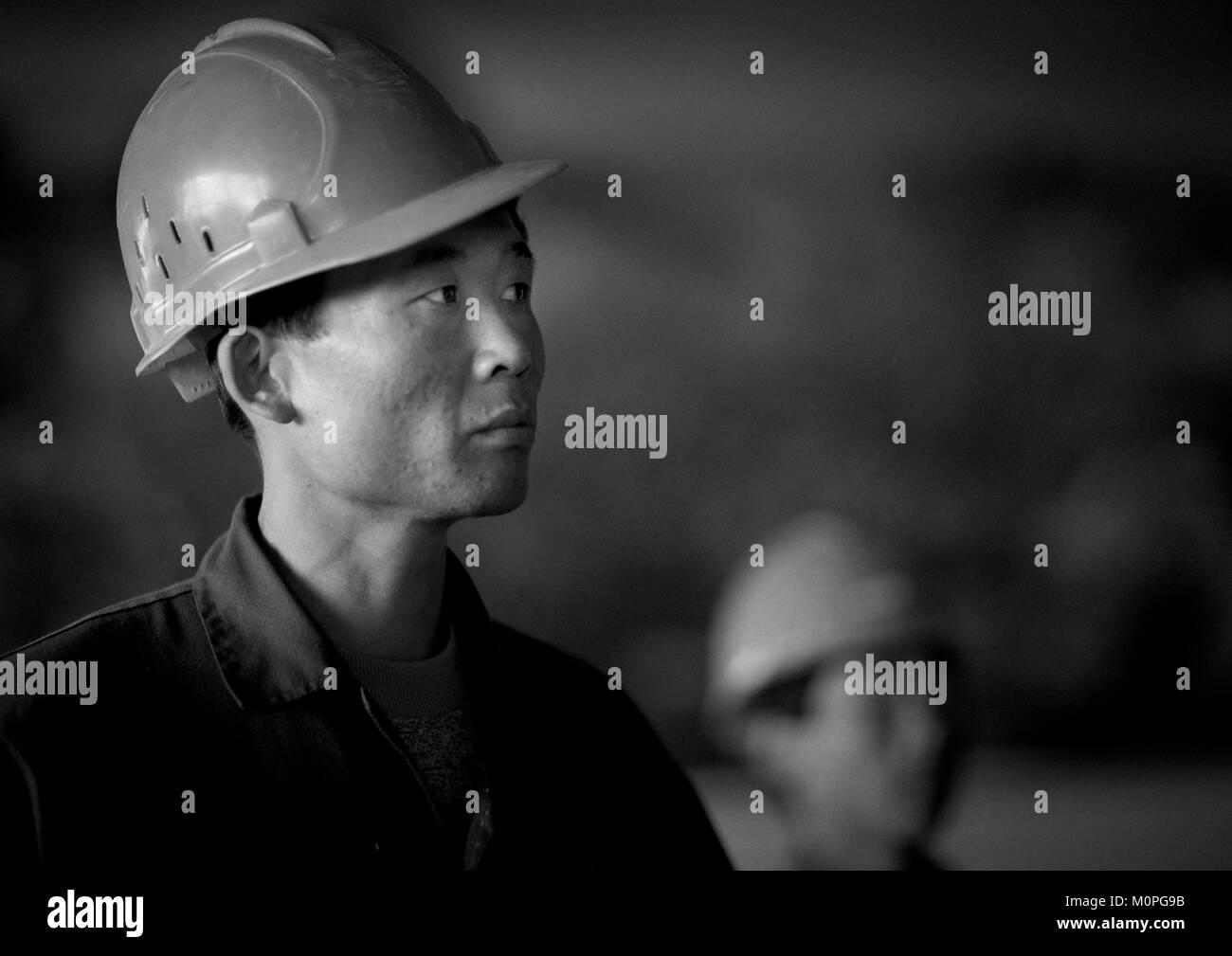 Les travailleurs nord-coréens dans une aciérie, sud de la province de Pyongan, Nampho, la Corée du Nord Banque D'Images